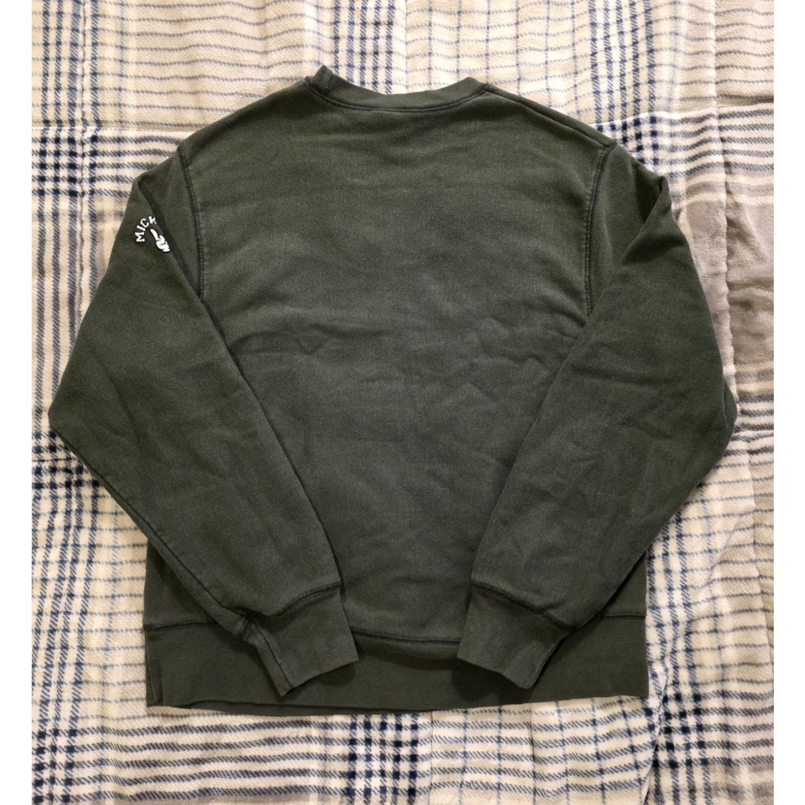 Disney VINTAGE Disney Store Mickey Mouse Crewneck Sweatshirt Forest Green Adult Medium Size US M / EU 48-50 / 2 - 2 Thumbnail
