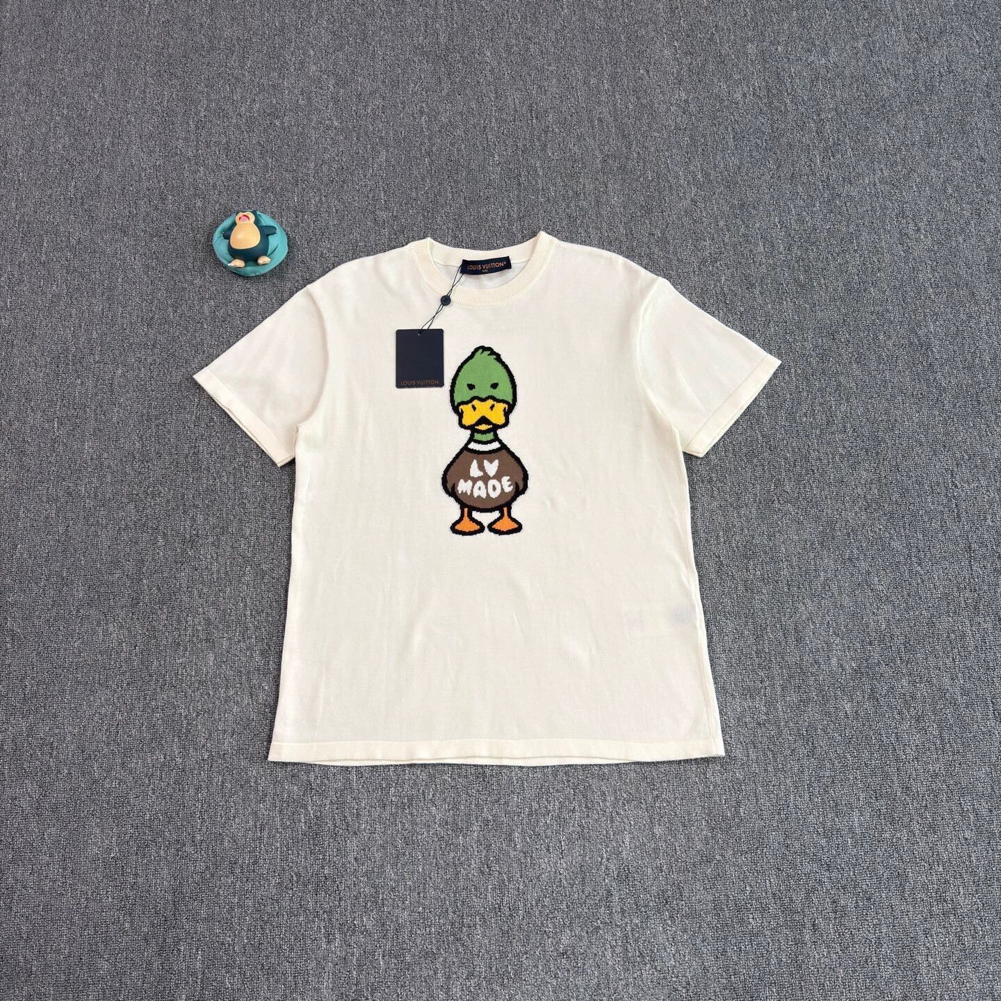 Louis Vuitton Beige Short Sleeve Shirt with Duck Graphic Size US S / EU 44-46 / 1 - 1 Thumbnail