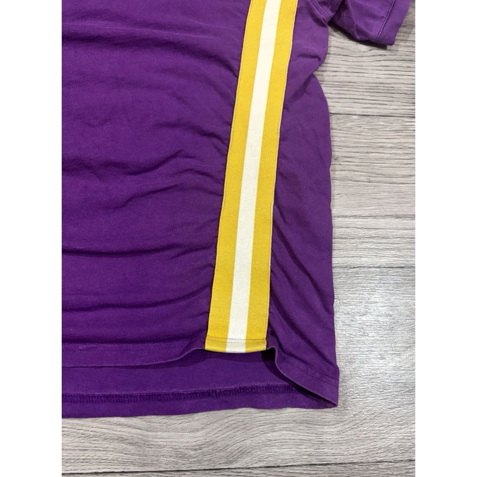 Vintage Admiral Shirt The Socially Distant Sports Bar Club Pêl-Droed Jersey Size M Mens Purple Sports Shirt Size US M / EU 48-50 / 2 - 5 Thumbnail
