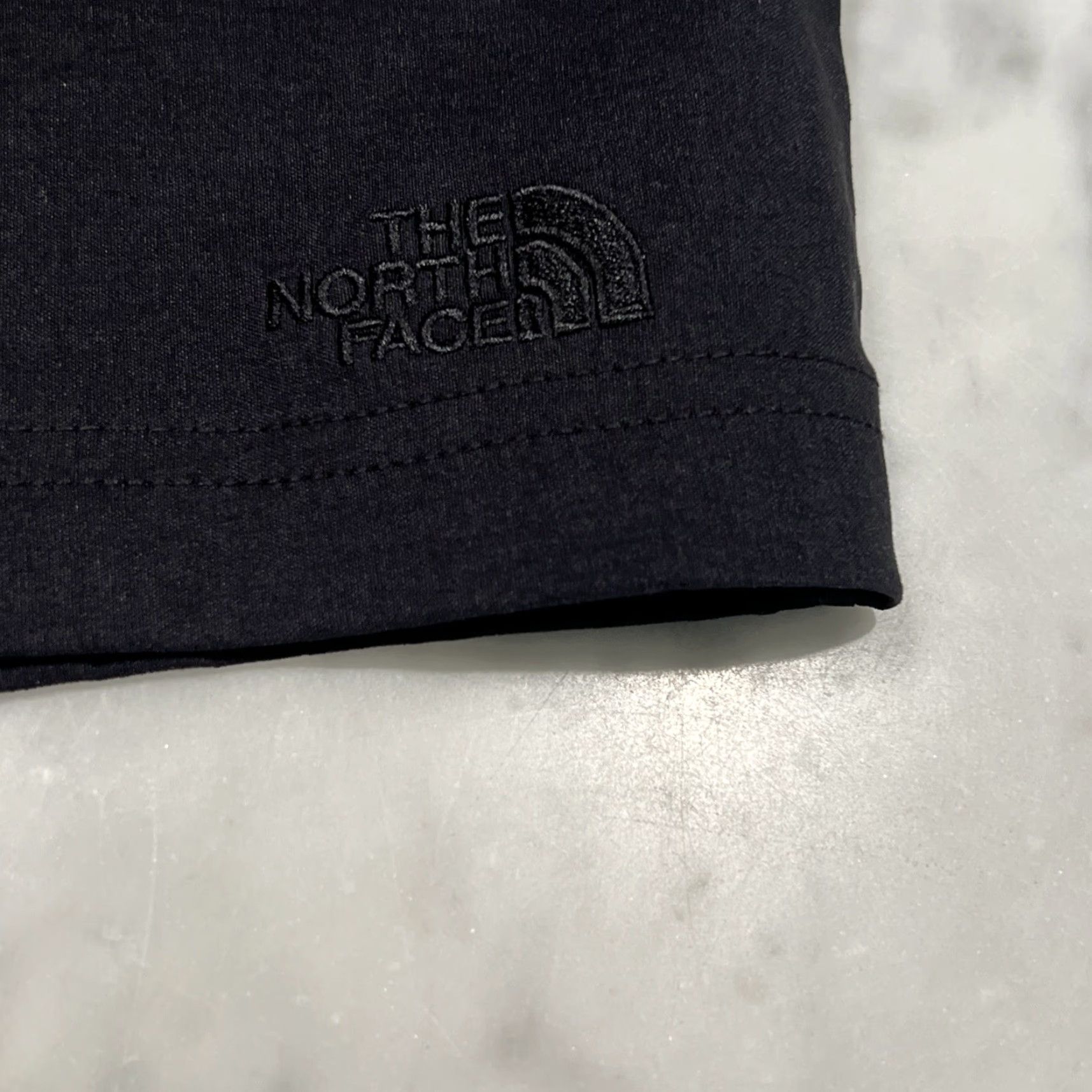 The North Face The North Face Shorts Men 2XL Relax Fit Pull On Black Inseam 7 NWT Size US 39 - 3 Thumbnail