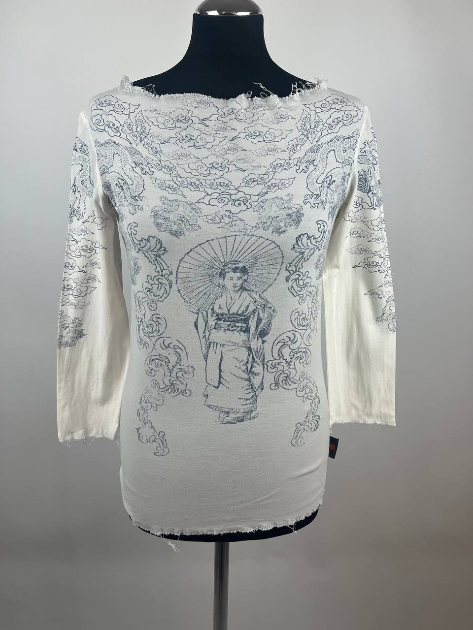 Michiko Koshino MICHIKO KOSHINO Graphic Tee Oriental Lady & Clouds Print Size S / US 4 / IT 40 - 1 Thumbnail