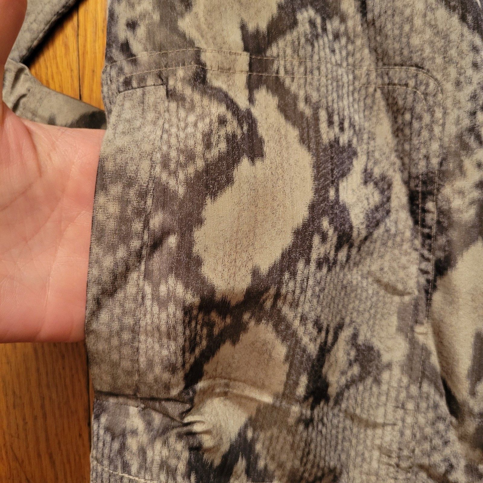 St. John St John Gray Snakeskin Utility Jacket Sport S Windbreaker Size S / US 4 / IT 40 - 6 Thumbnail