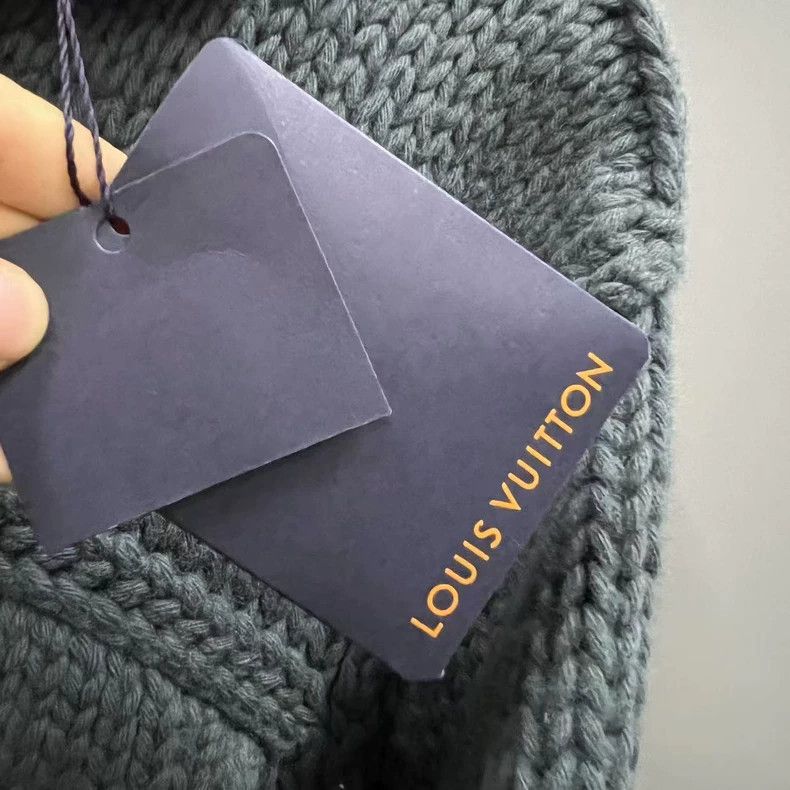 Louis Vuitton Louis Vuitton Dark Green Cardigan sweater 2501-Nextarrow Size US S / EU 44-46 / 1 - 4 Thumbnail