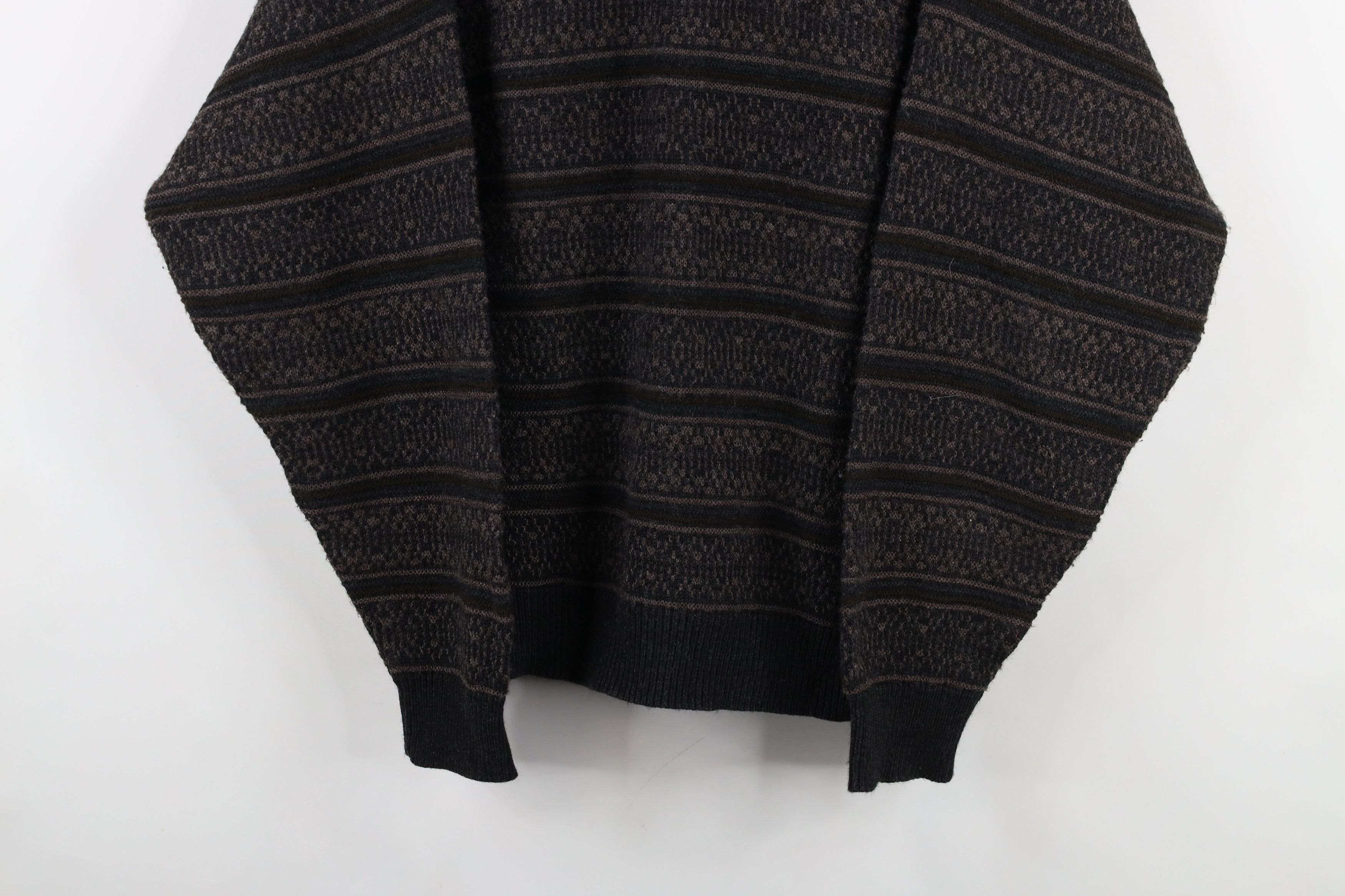 Vintage Vintage 90s Streetwear Striped Fair Isle Knit V-Neck Sweater Size US M / EU 48-50 / 2 - 3 Thumbnail