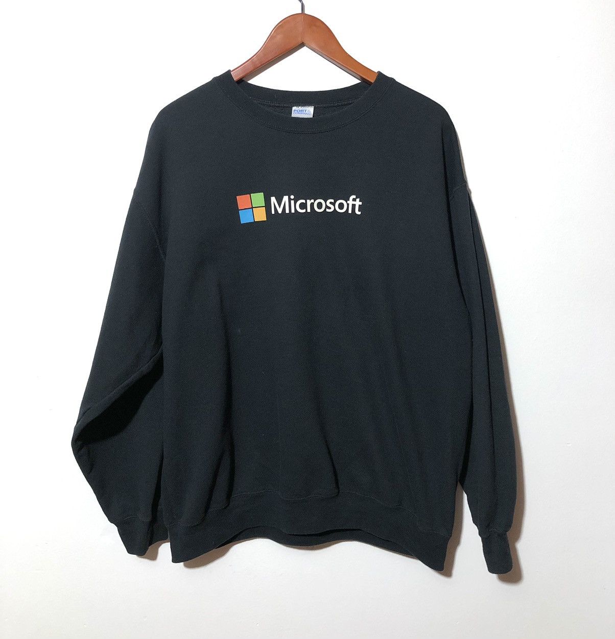 image of Vintage Microsoft Y2K Crewneck Classic Print Sweatshirt XL in Black, Men's