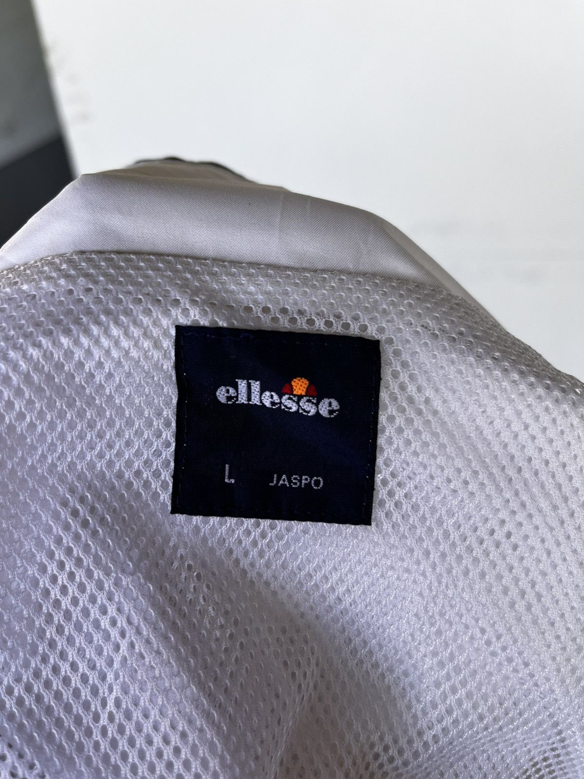 Ellesse Vintage Ellesse Windbreaker Jacket Size US L / EU 52-54 / 3 - 7 Thumbnail