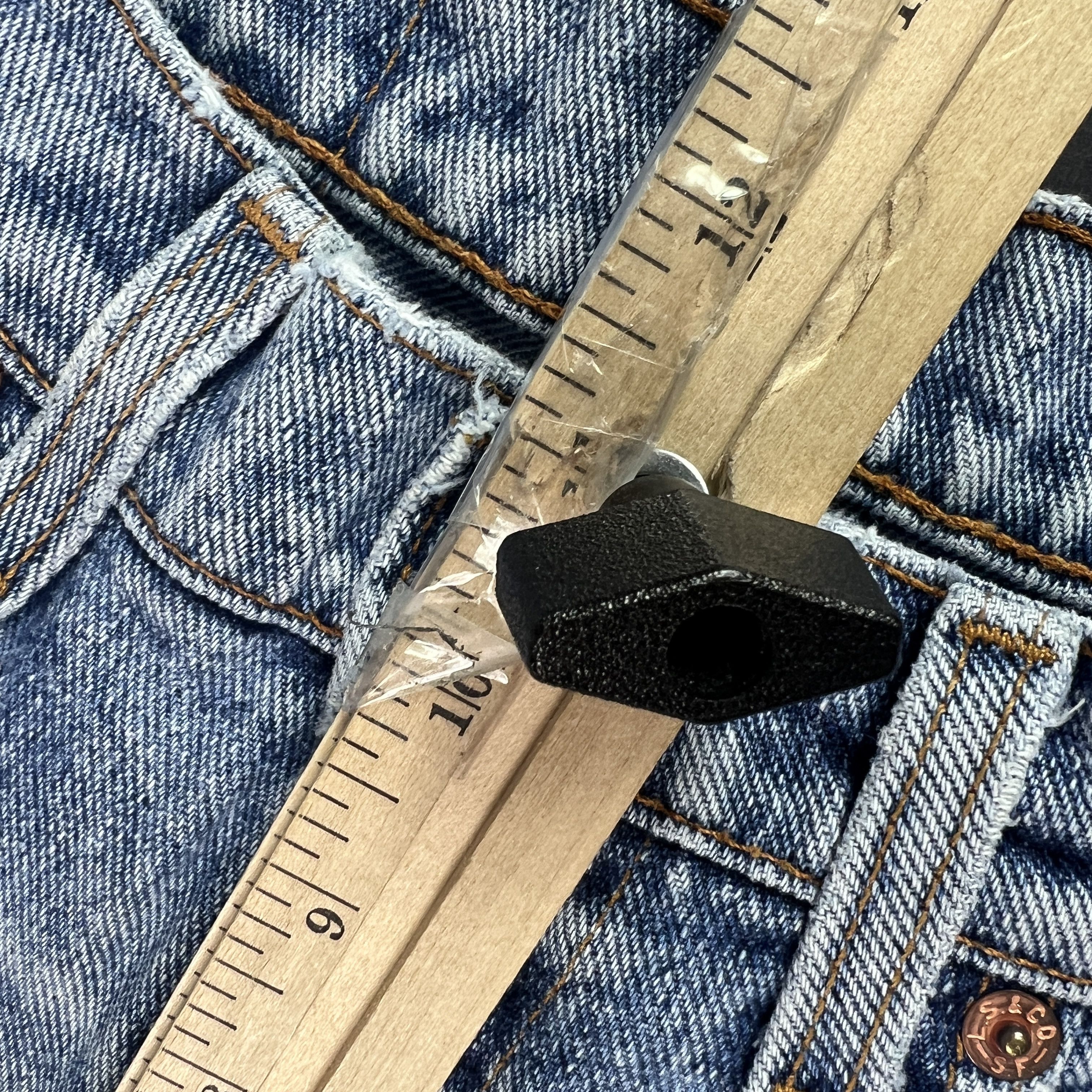 Levi's VTG 90s Levi's Jean 550 Relaxed Tapered Blue Thrashed Denim Size US 31 - 22 Thumbnail