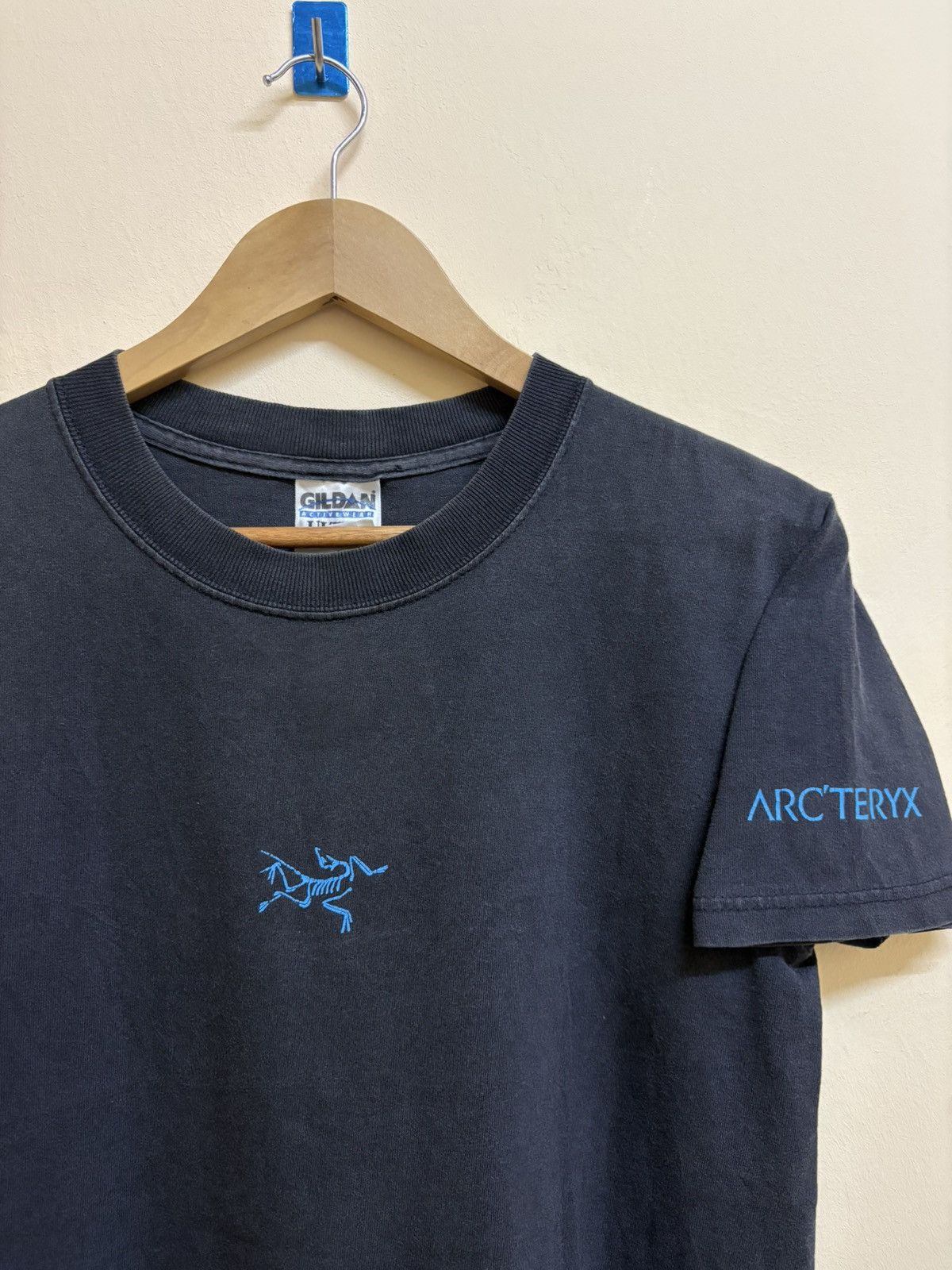 Arc'teryx Vintage 90s Arcteryx Big Logo T-Shirt Gorpcore Streetwear Size US S / EU 44-46 / 1 - 4 Thumbnail
