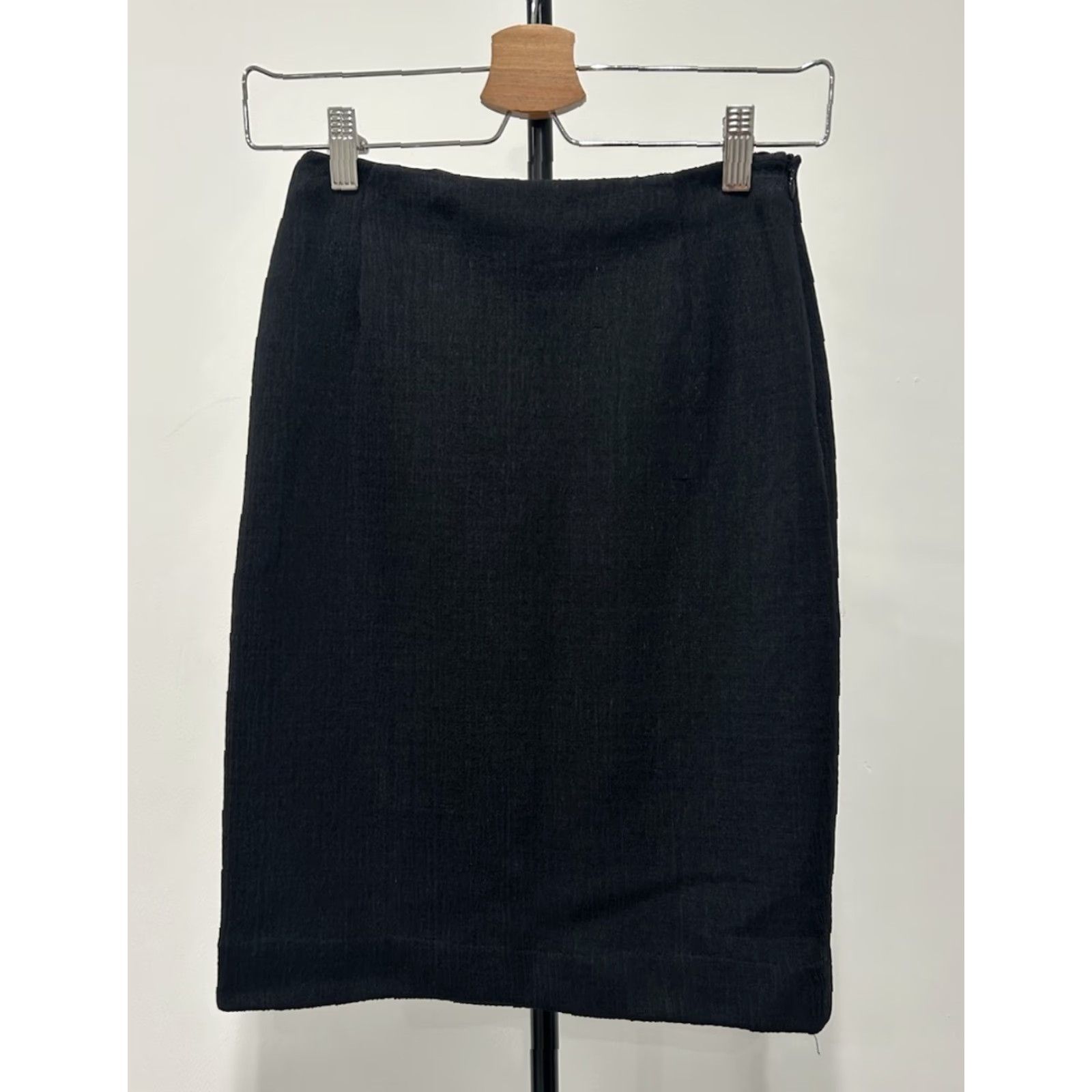 Anna Sui VINTAGE Women’s Sui By Anna Sui Italia Black Cotton Business Casual Pencil Skirt Size 38 Size 28" / US 6 / IT 42 - 2 Thumbnail