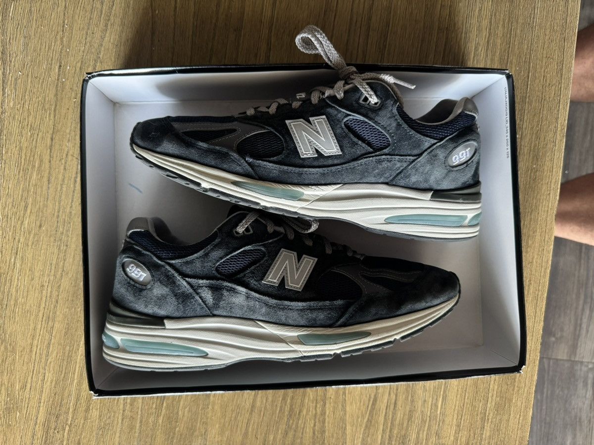 New Balance New Balance 991 v2 Navy Sz 10.5 Size US 10.5 / EU 43-44 - 2 Thumbnail