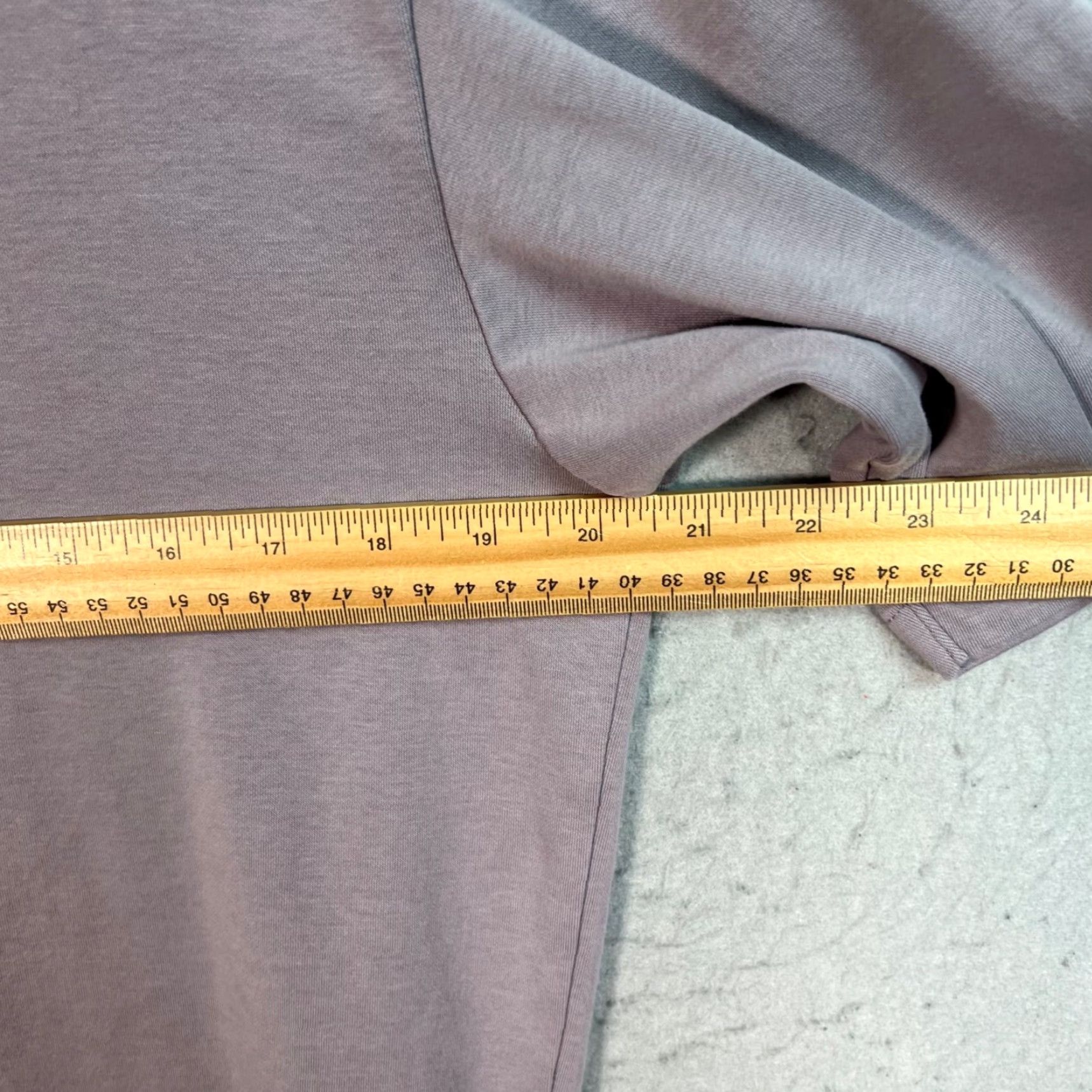 Uniqlo Uniqlo T-Shirt Shirt Womens Size S Lavender Purple Uniqlo U Airism Short Sleeve Crew Neck Size S / US 4 / IT 40 - 5 Thumbnail
