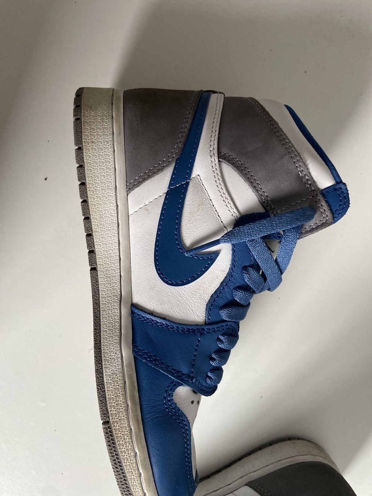 Nike Air Jordan 1 Retro High OG Size US 6.5 / EU 39-40 - 13 Thumbnail