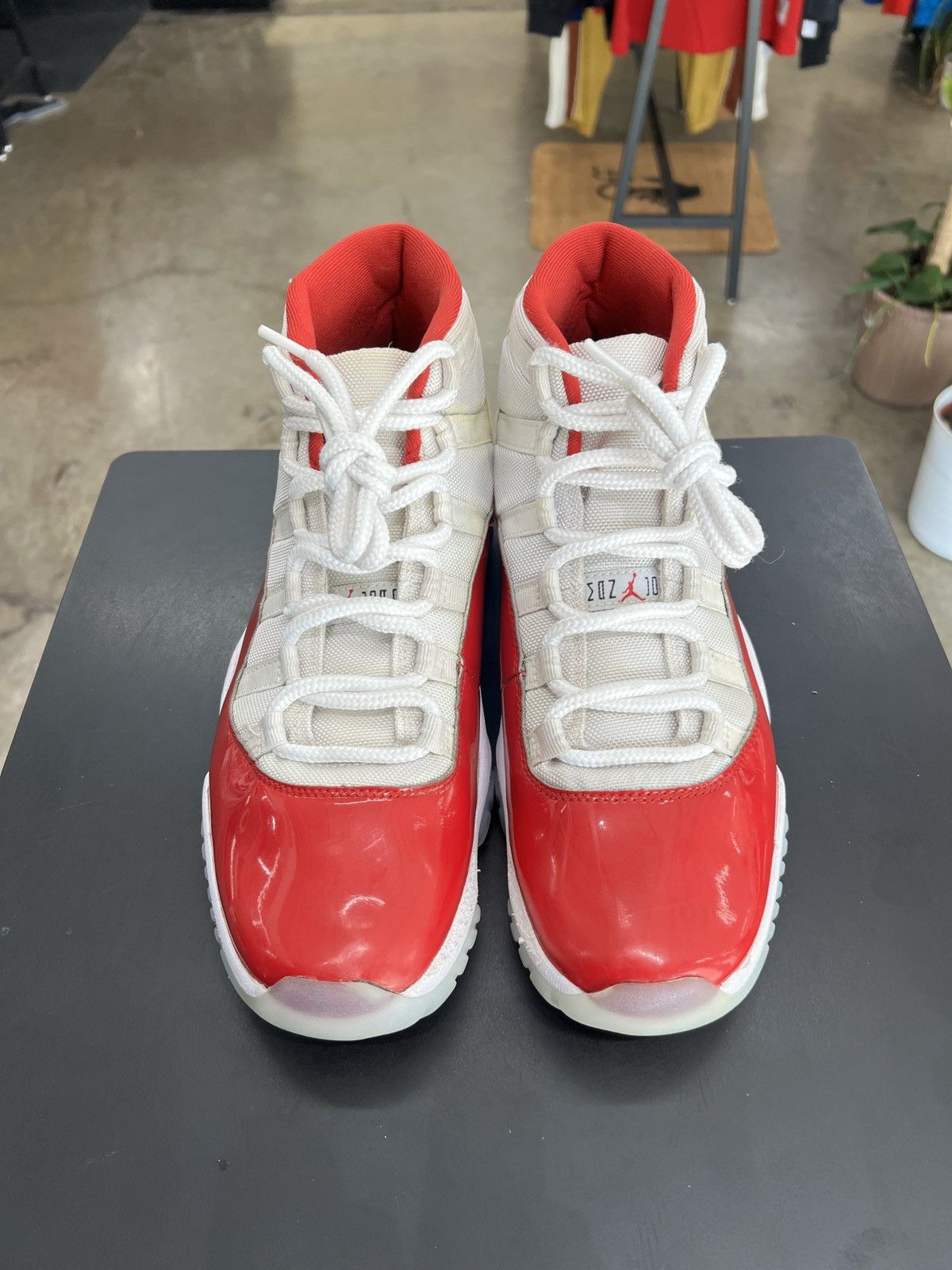 Jordan Brand Air Jordan 11 Cherry Sz. 10 (2022) Size US 10 / EU 43 - 2 Thumbnail
