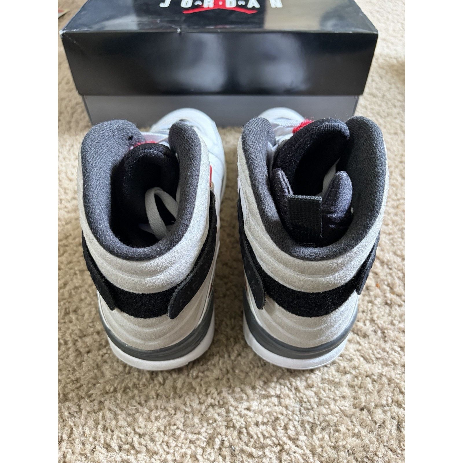 Jordan Brand Size 12 - Air Jordan 8 Retro 2025 Bugs Bunny Size US 12 / EU 45 - 5 Thumbnail