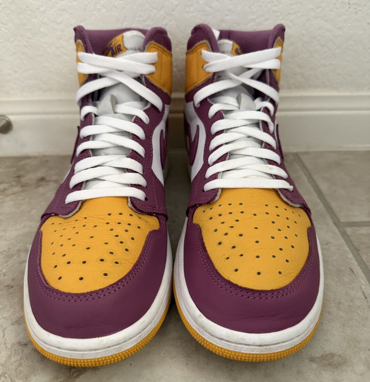 Jordan Brand Air Jordan 1 High OG ‘Brotherhood’ – Size 11 Size US 11 / EU 44 - 1 Thumbnail