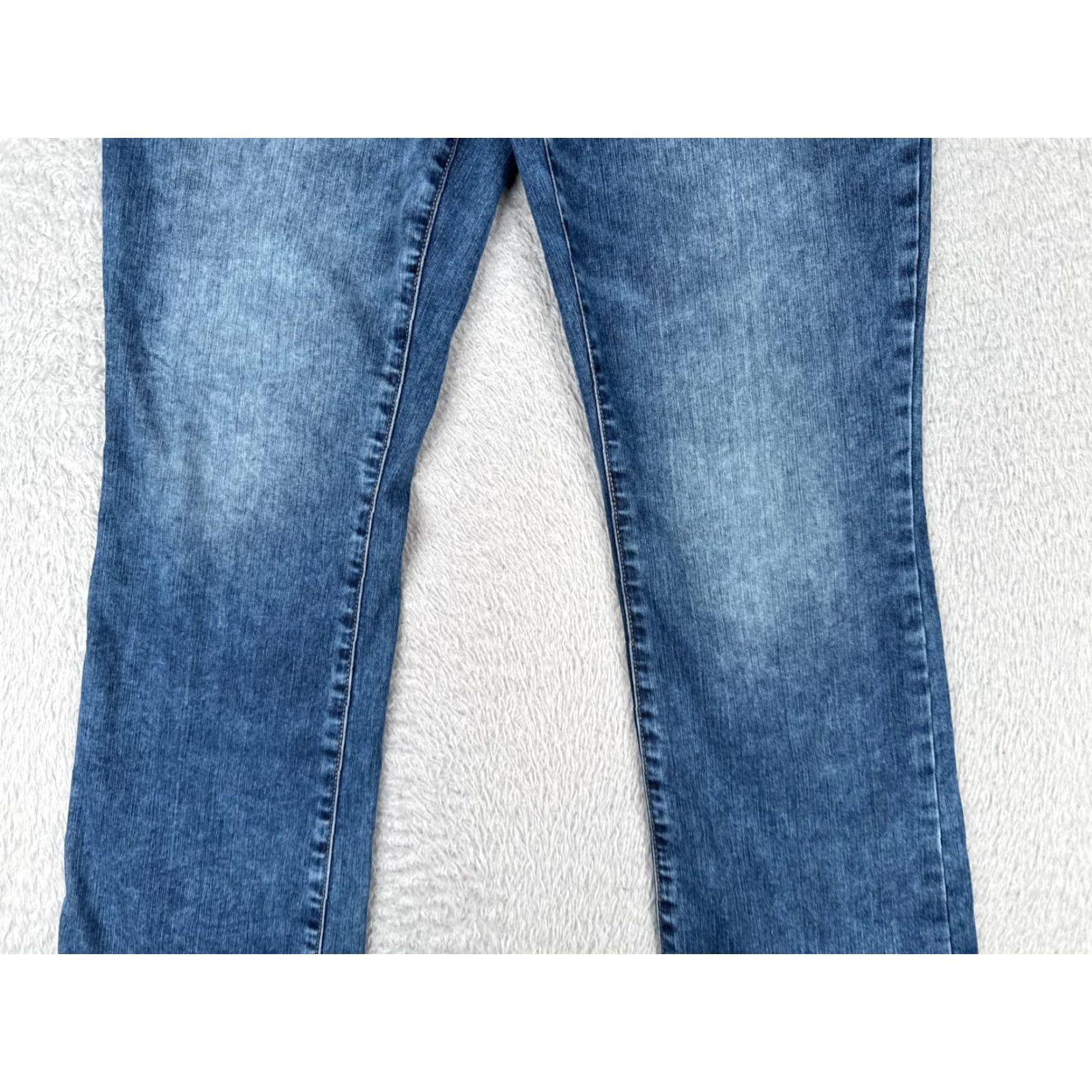Vintage Maurices Jeans Womens 10 Blue Denim Flared Mid Rise 29x32 5-Pocket Zipper Button Distressed Medium Wash Cotton Blend Regular Size 32" / US 10 / IT 46 - 3 Thumbnail