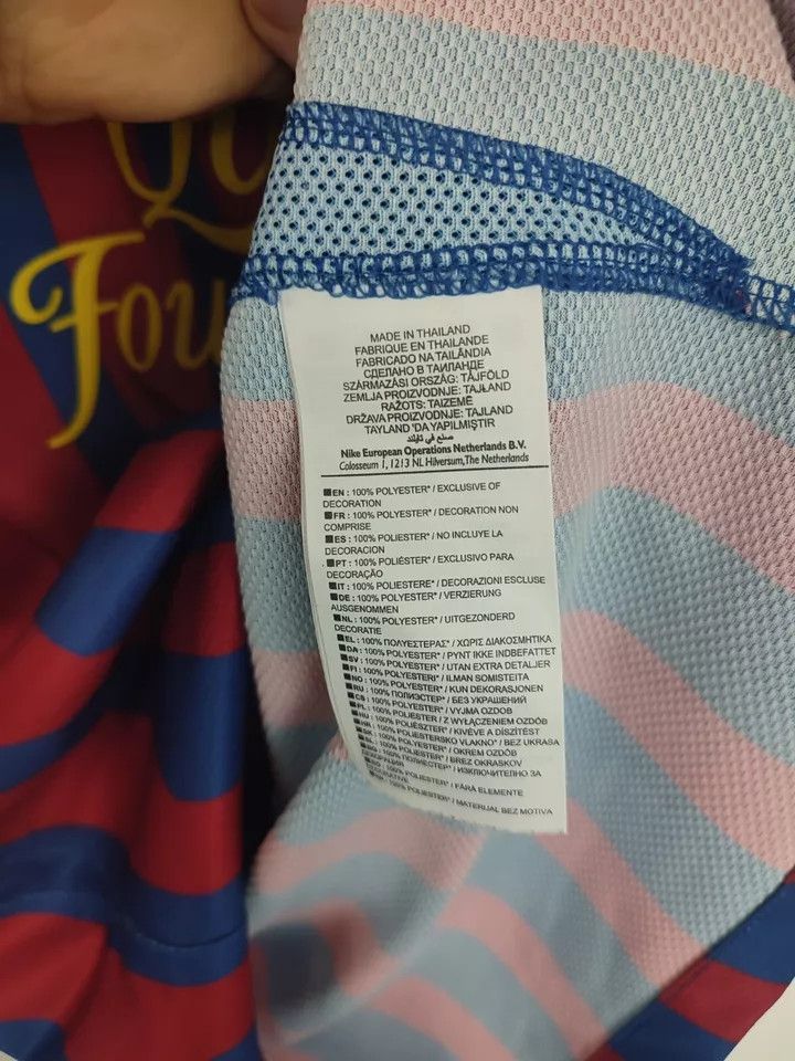 Nike FC BARCELONA 2011-12 HOME FOOTBALL SHIRT Kit SOCCER JERSEY Size US S / EU 44-46 / 1 - 16 Thumbnail