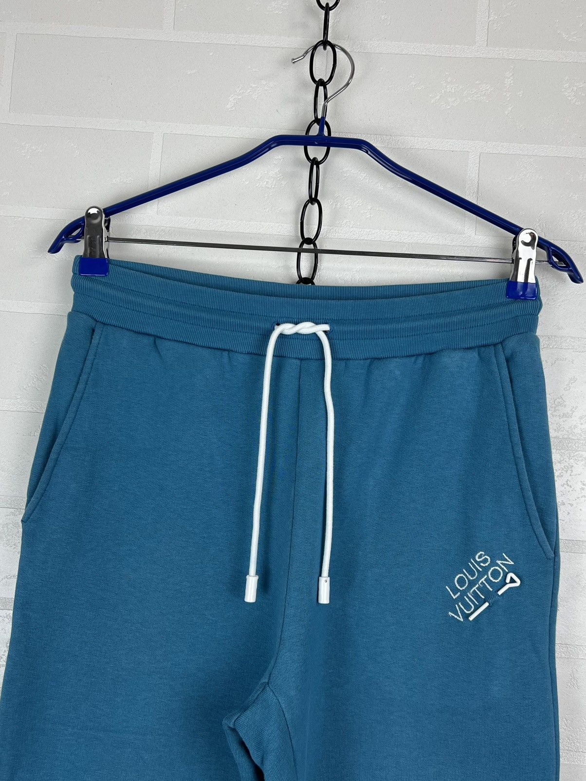 Louis Vuitton LOUIS VUITTON Sweatsuit LV Signature Logo Hoodie/Pants Set Size US S / EU 44-46 / 1 - 10 Thumbnail