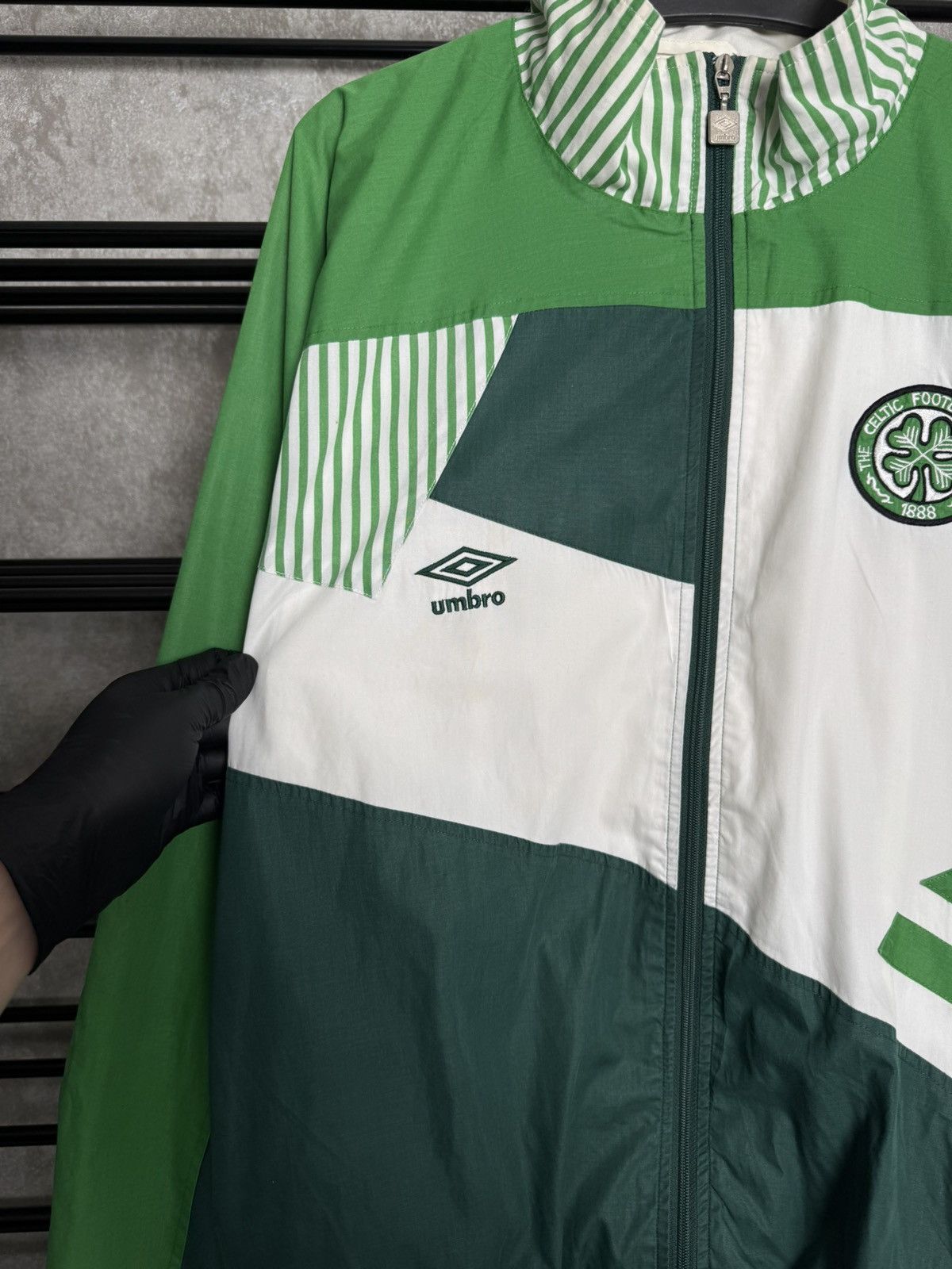 Umbro Celtic 1991 Umbro Walk Out Jacket Size US L / EU 52-54 / 3 - 3 Thumbnail