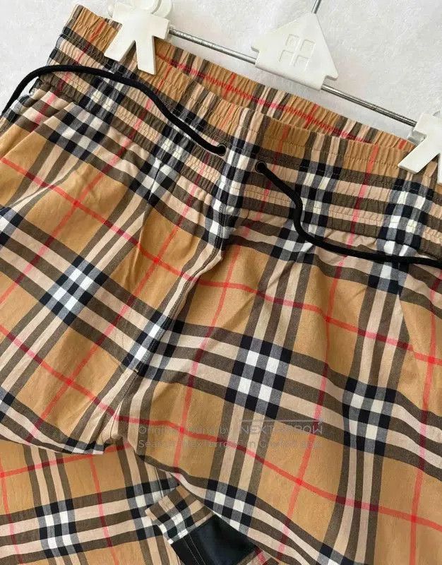 Burberry Burberry Khaki Check Pattern Casual Pants. Size 23" - 4 Thumbnail