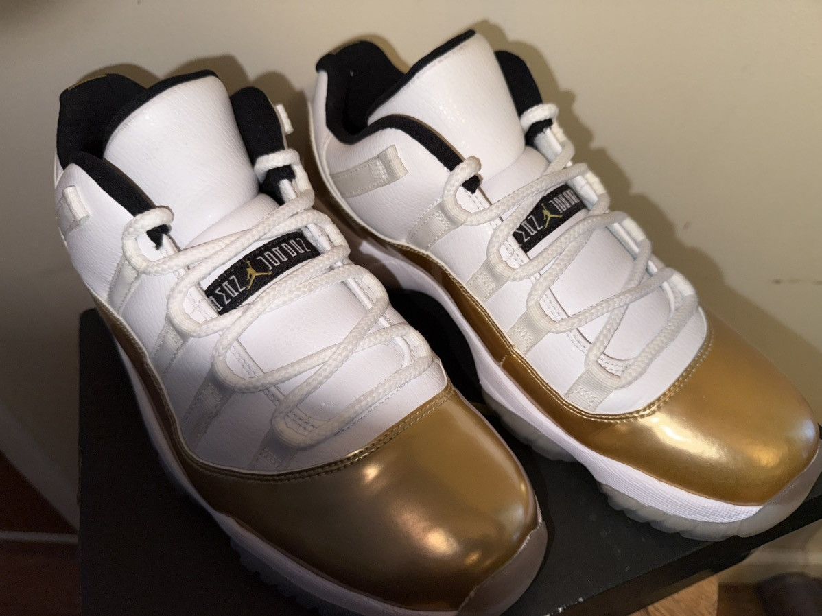 Jordan Brand Air Jordan Retro 11 Low “Closing Ceremony” EXC w/OG Box sz 9 Size US 9 / EU 42 - 9 Thumbnail