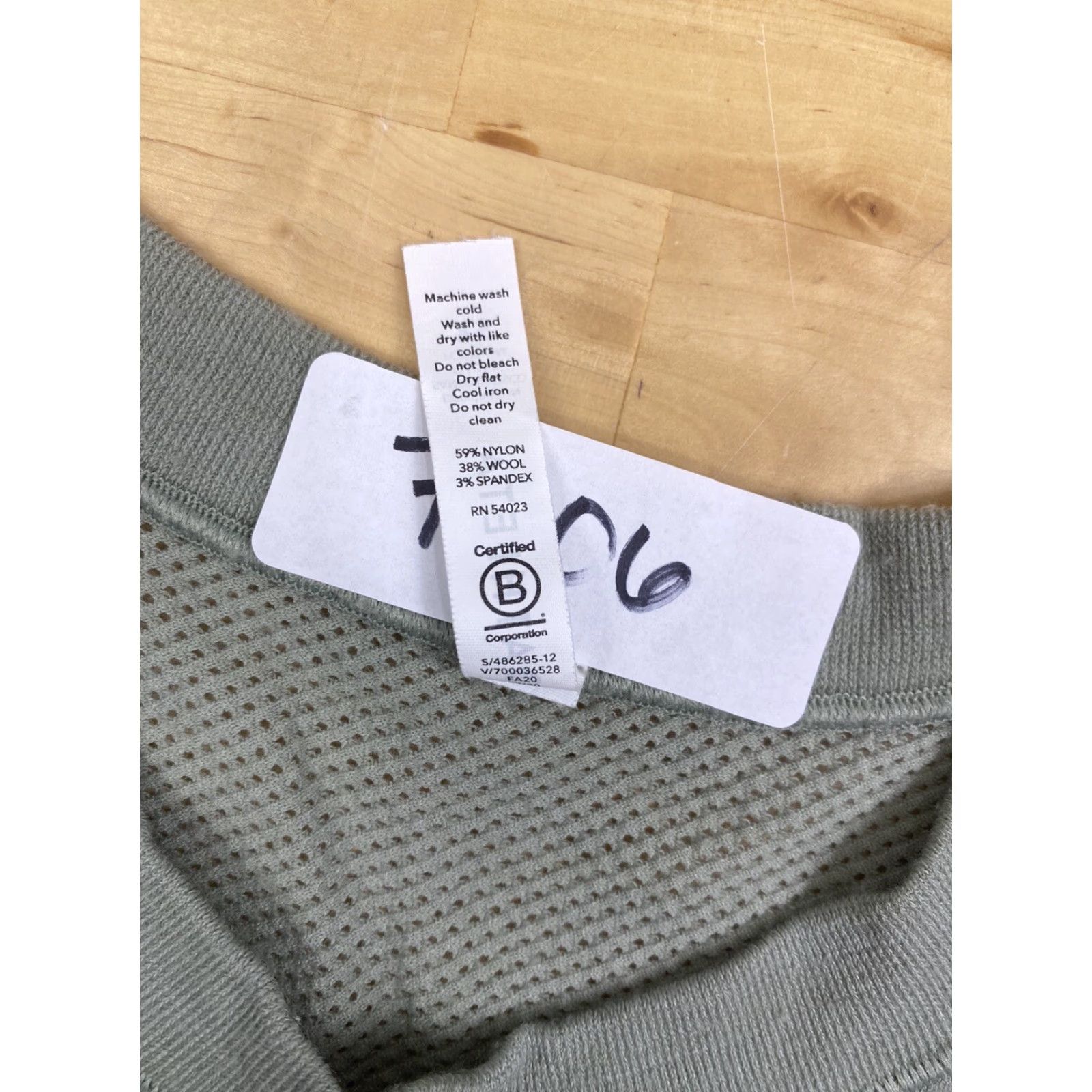Athleta VINTAGE Athleta Top Womens XS Olive Green Sleeveless Casual Activewear #7606 Size XS / US 0-2 / IT 36-38 - 4 Thumbnail