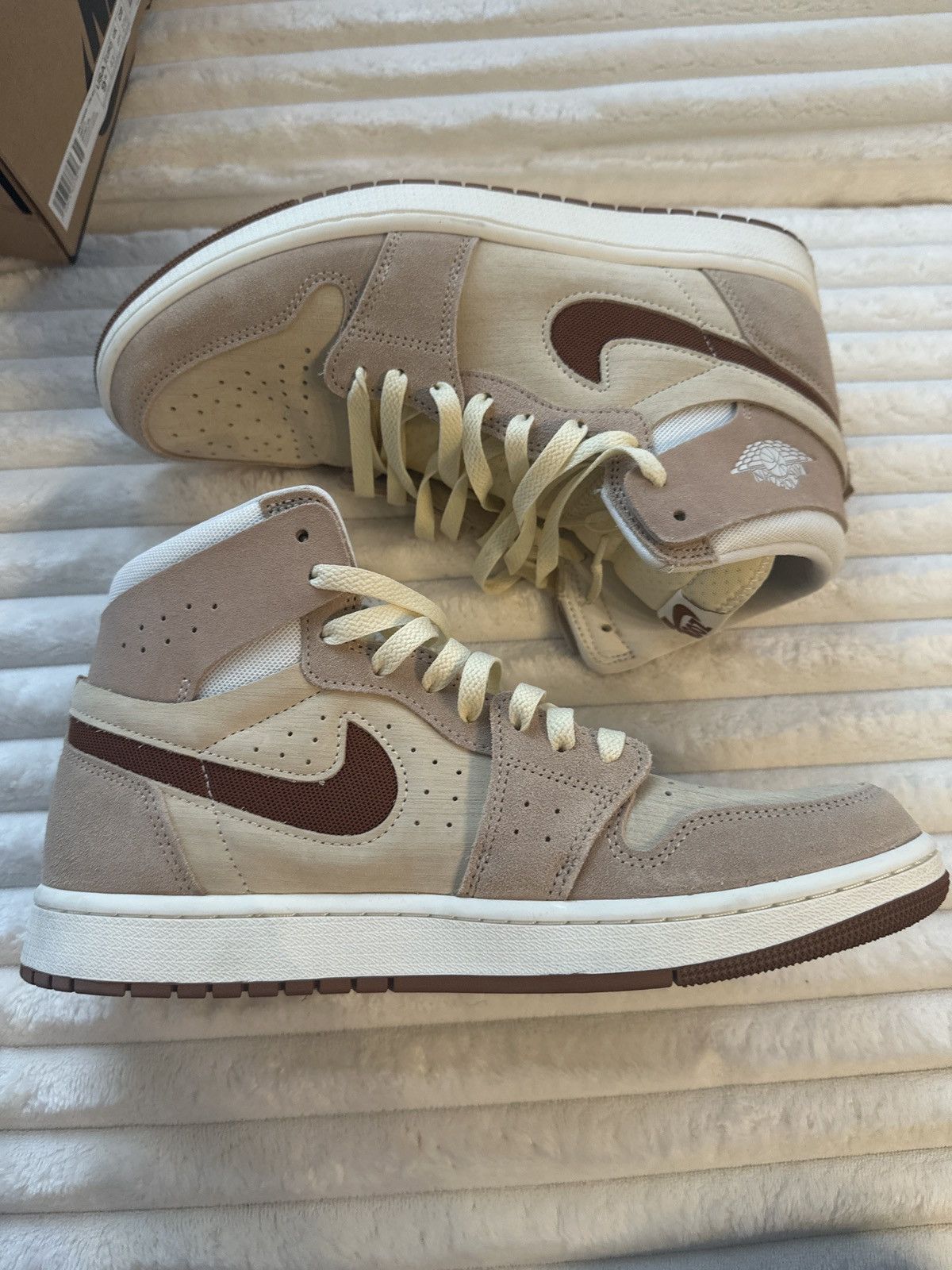 Jordan Brand × Nike Air Jordan 1 ZM Air CMFT 2 Size US 9.5 / EU 42-43 - 5 Thumbnail