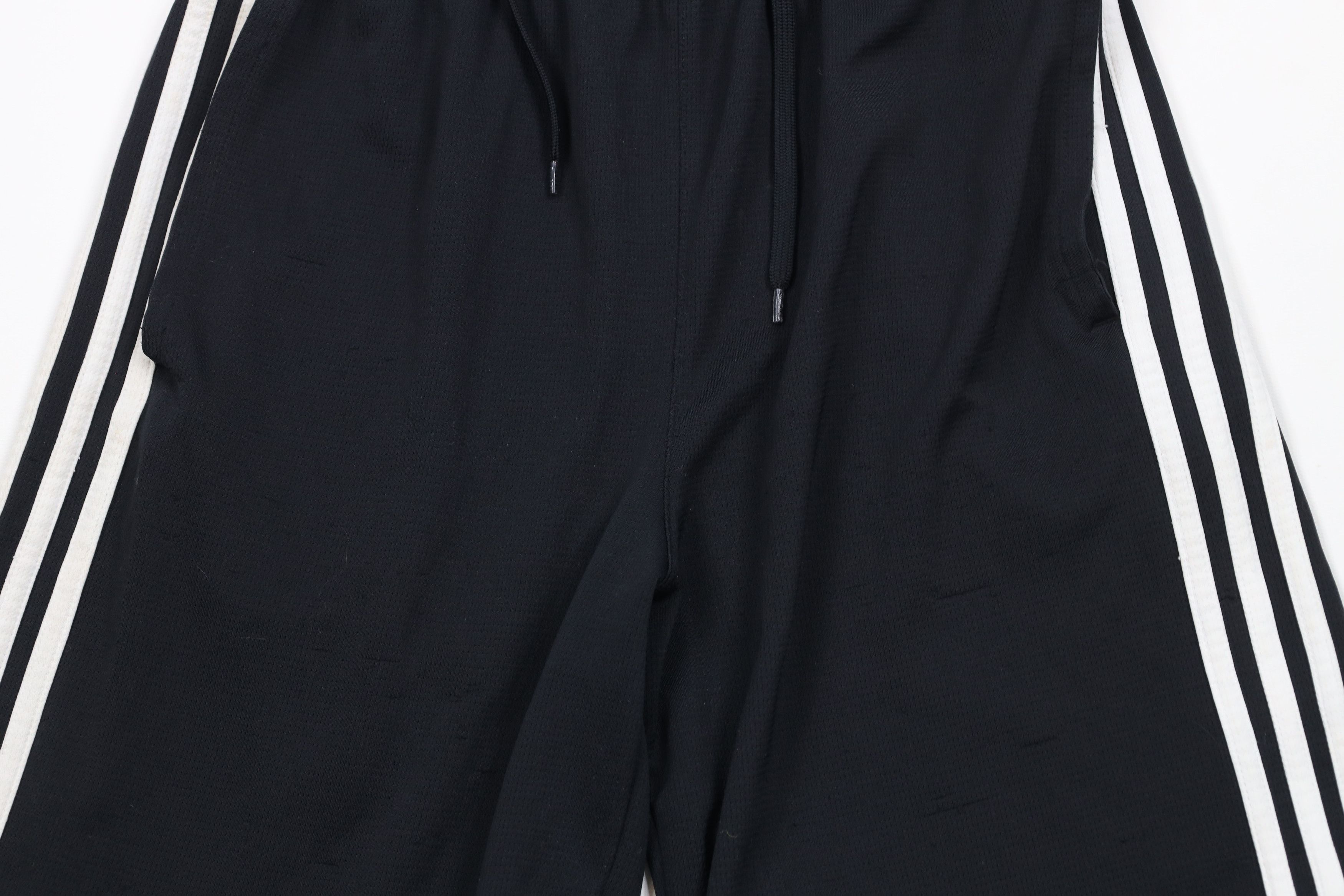 Adidas × Vintage Vintage Adidas Spell Out Running Soccer Shorts Black Size US 30 / EU 46 - 3 Thumbnail