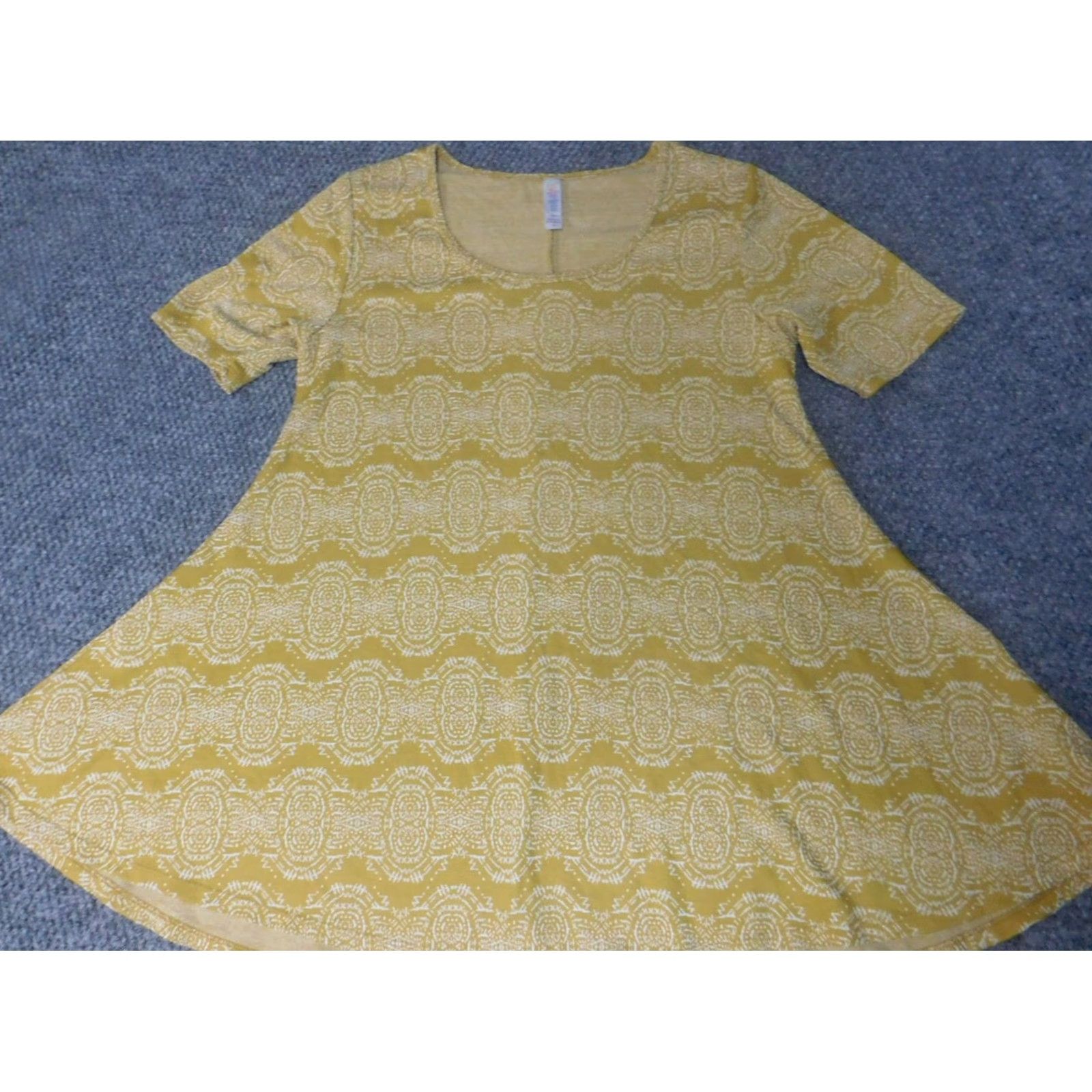 Vintage LuLaRoe Blouse XS Yellow Short Sleeve Knit Pocket Collared Button-Down Geometric Modern Womens Regular Mindful Size XS / US 0-2 / IT 36-38 - 3 Thumbnail