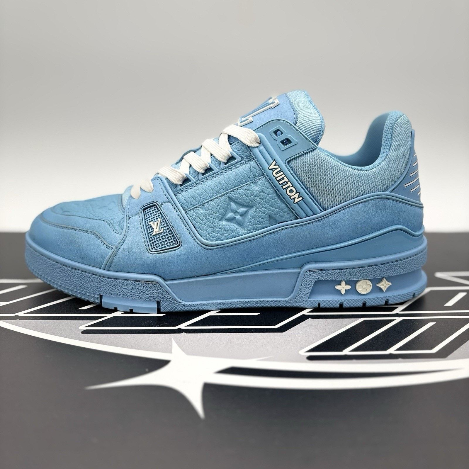 Louis Vuitton (10.5-11 US) - Louis Vuitton Trainer ' Sky Blue ' | GREAT! Size US 11 / EU 44 - 11 Thumbnail