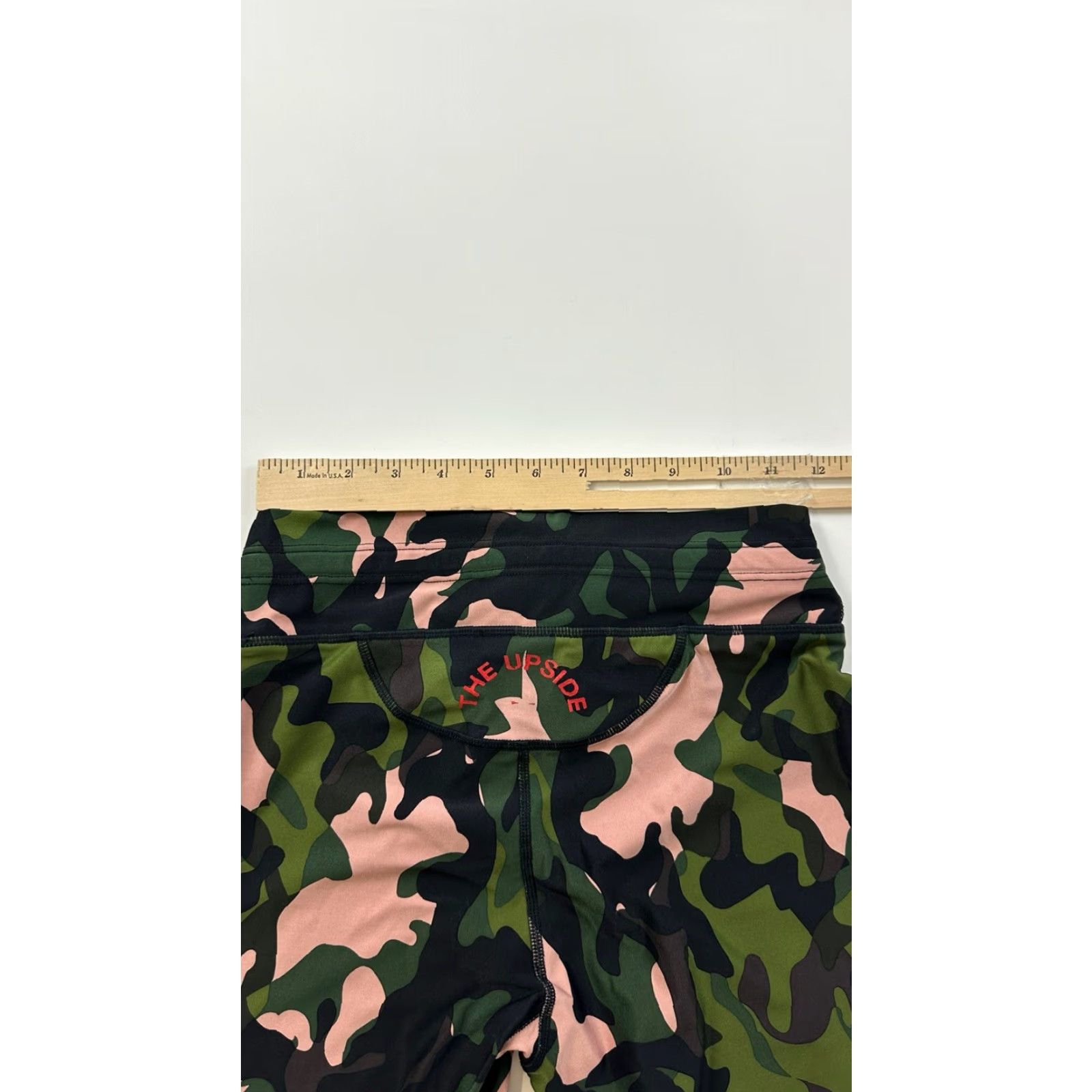 The Upside VINTAGE The Upside Leggings Women’s Small Green Crystal Camo Size 28" / US 6 / IT 42 - 7 Thumbnail