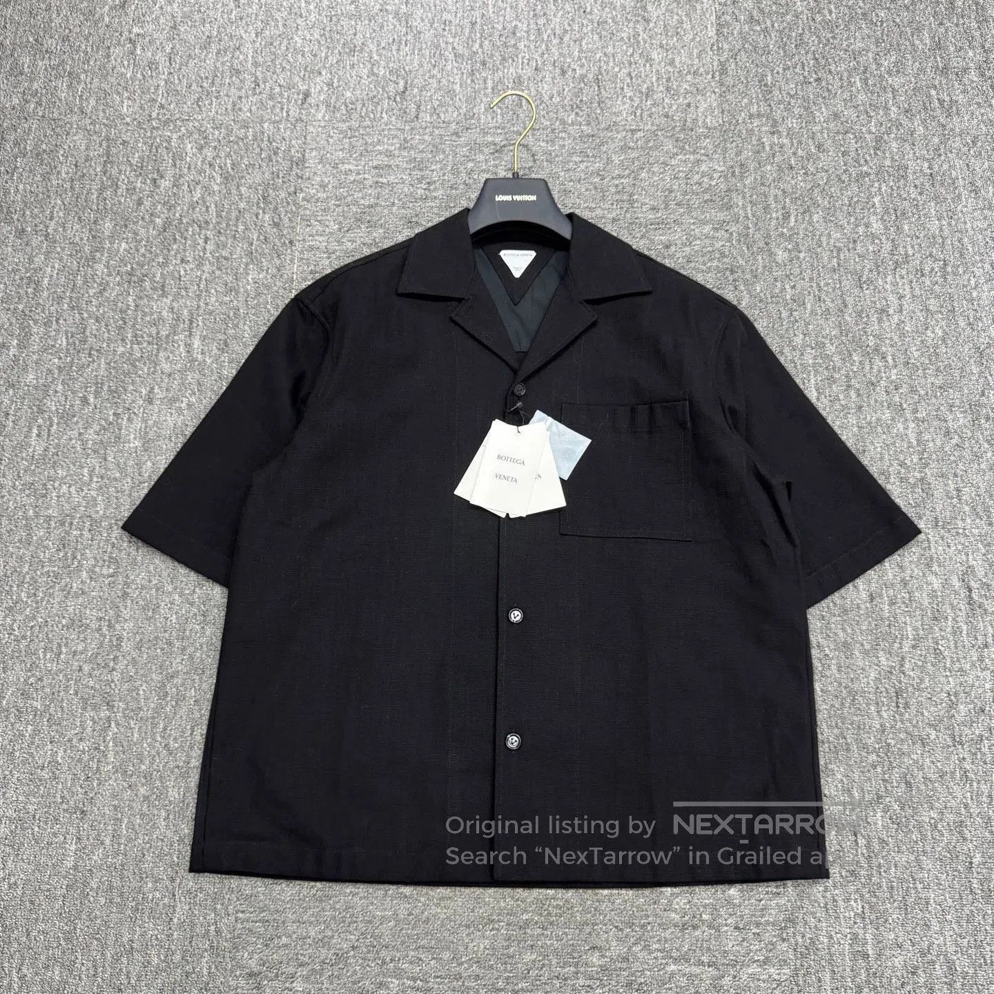 Bottega Veneta Black Short-Sleeve Button-Up Shirt. Size US S / EU 44-46 / 1 - 1 Thumbnail