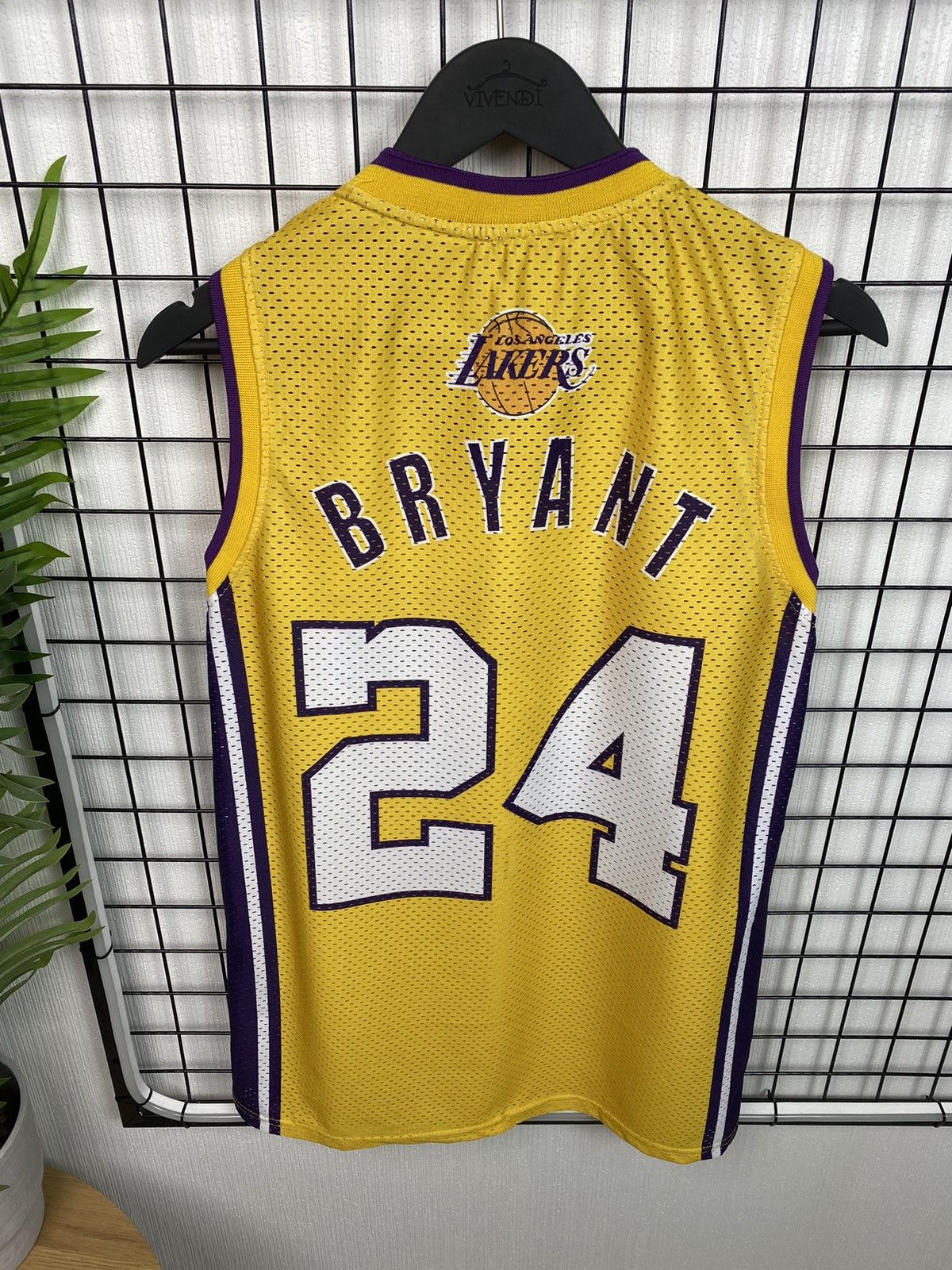 NBA Los Angeles Lakers #24 Kobe Bryant Jersey Yellow Men M Size US M / EU 48-50 / 2 - 1 Thumbnail