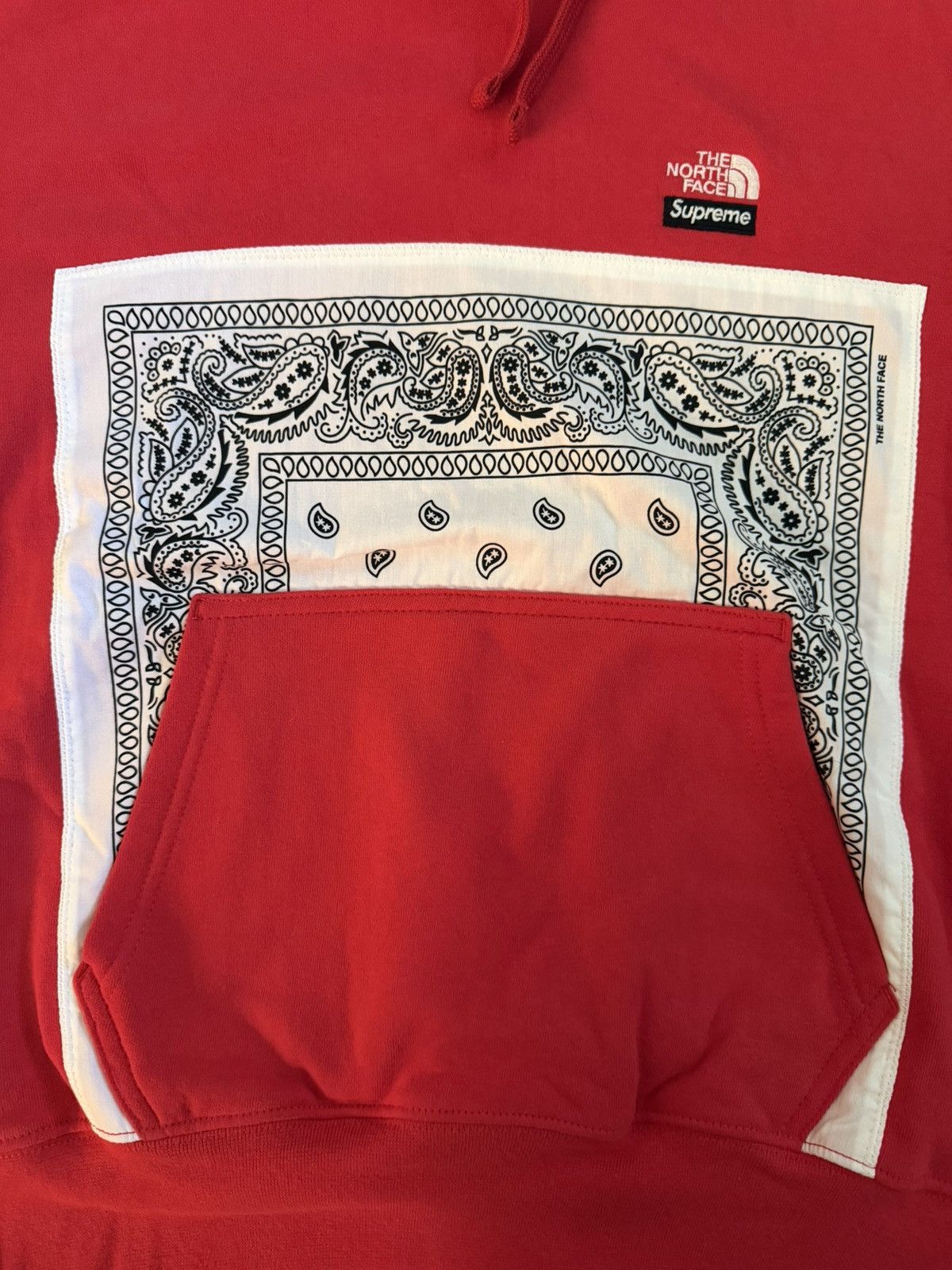 Supreme × The North Face Supreme x The North Face Bandana Hoodie Red Size Medium Size US M / EU 48-50 / 2 - 2 Thumbnail