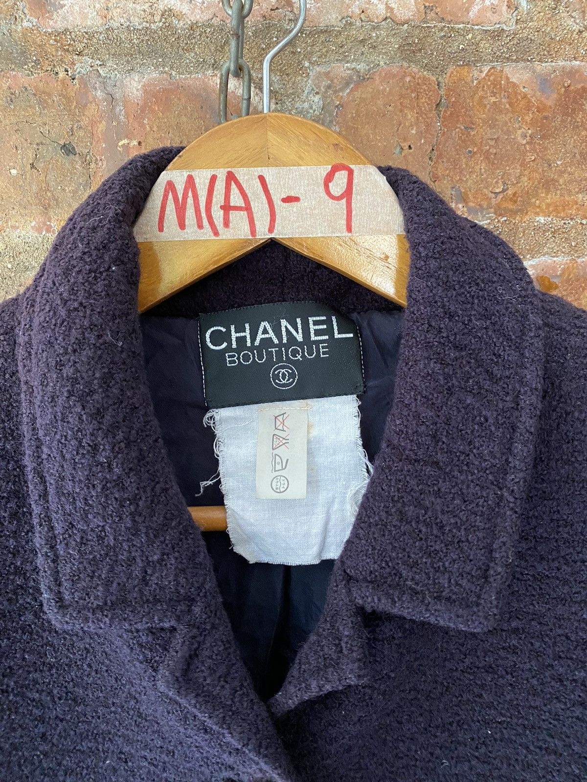 Chanel 1990s Chanel tweed gold button Jacket Size S / US 4 / IT 40 - 6 Thumbnail