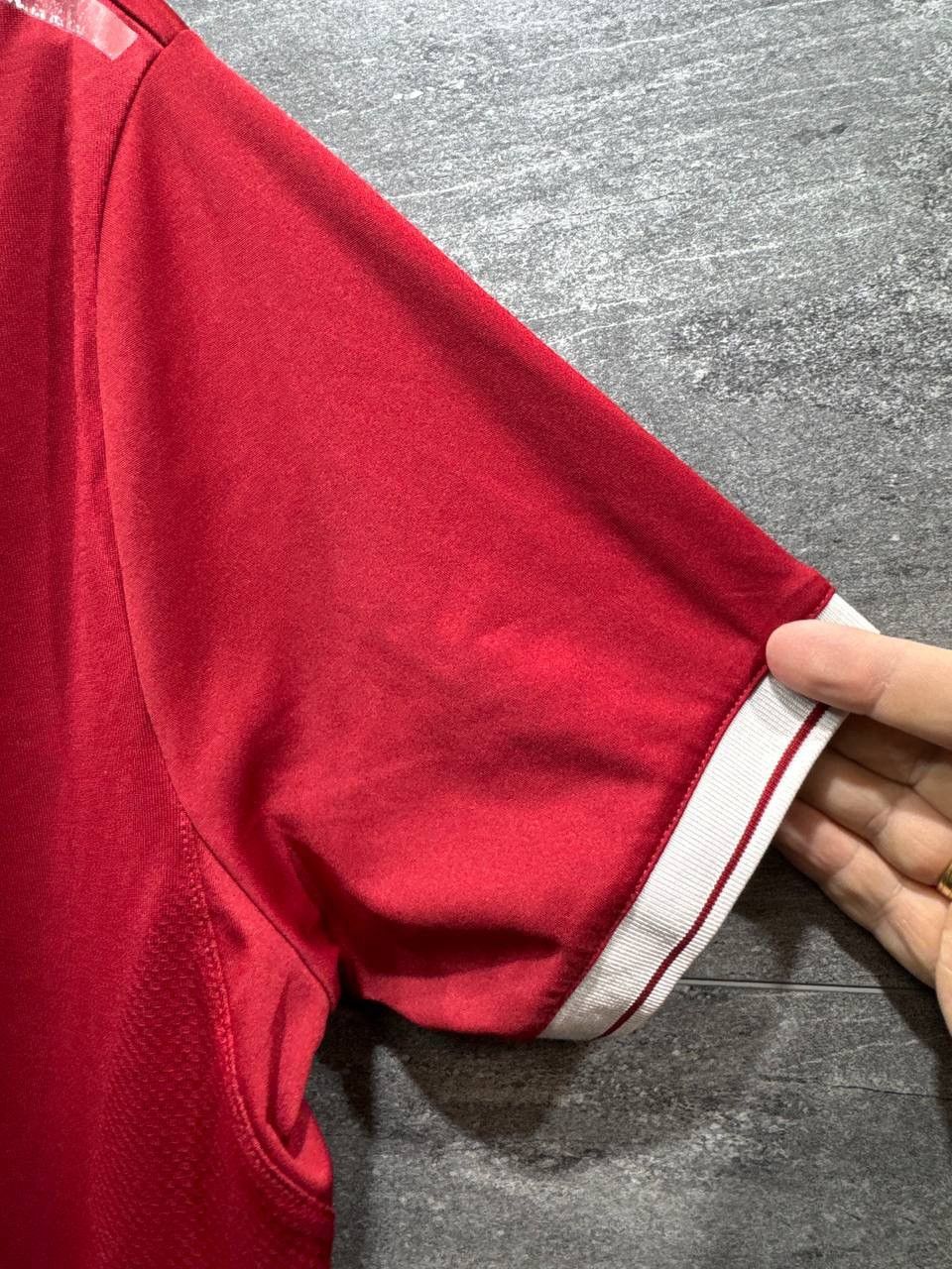 New Balance LIVERPOOL 2017/2018 HOME FOOTBALL SHIRT NEW BALANCE JERSEY Size US M / EU 48-50 / 2 - 21 Thumbnail