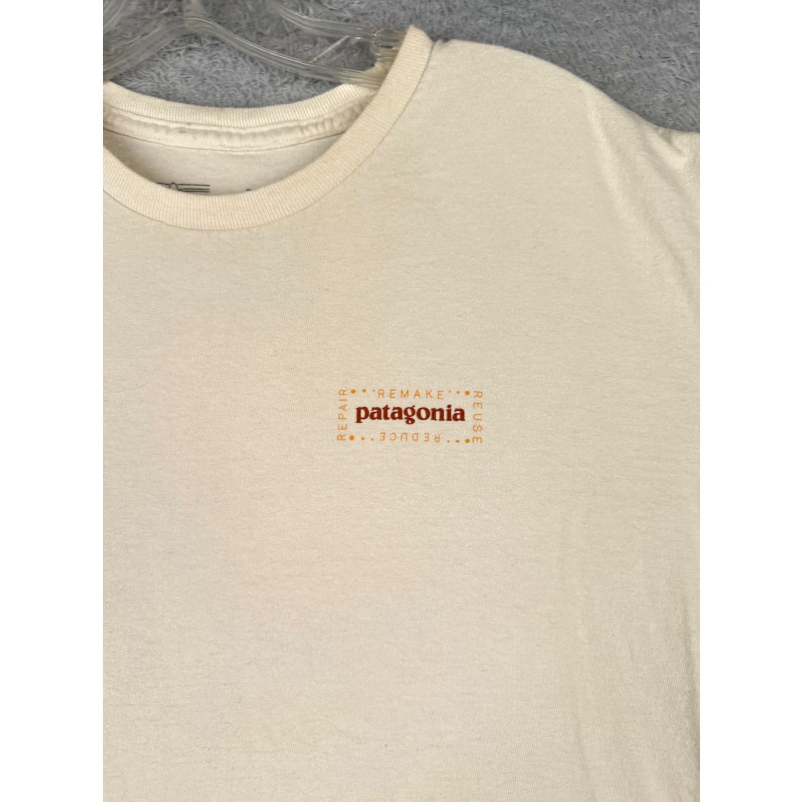 Patagonia Patagonia Shirt Men Large Ivory Cotton Short Sleeve Logo T-Shirt Mens Size US L / EU 52-54 / 3 - 6 Thumbnail
