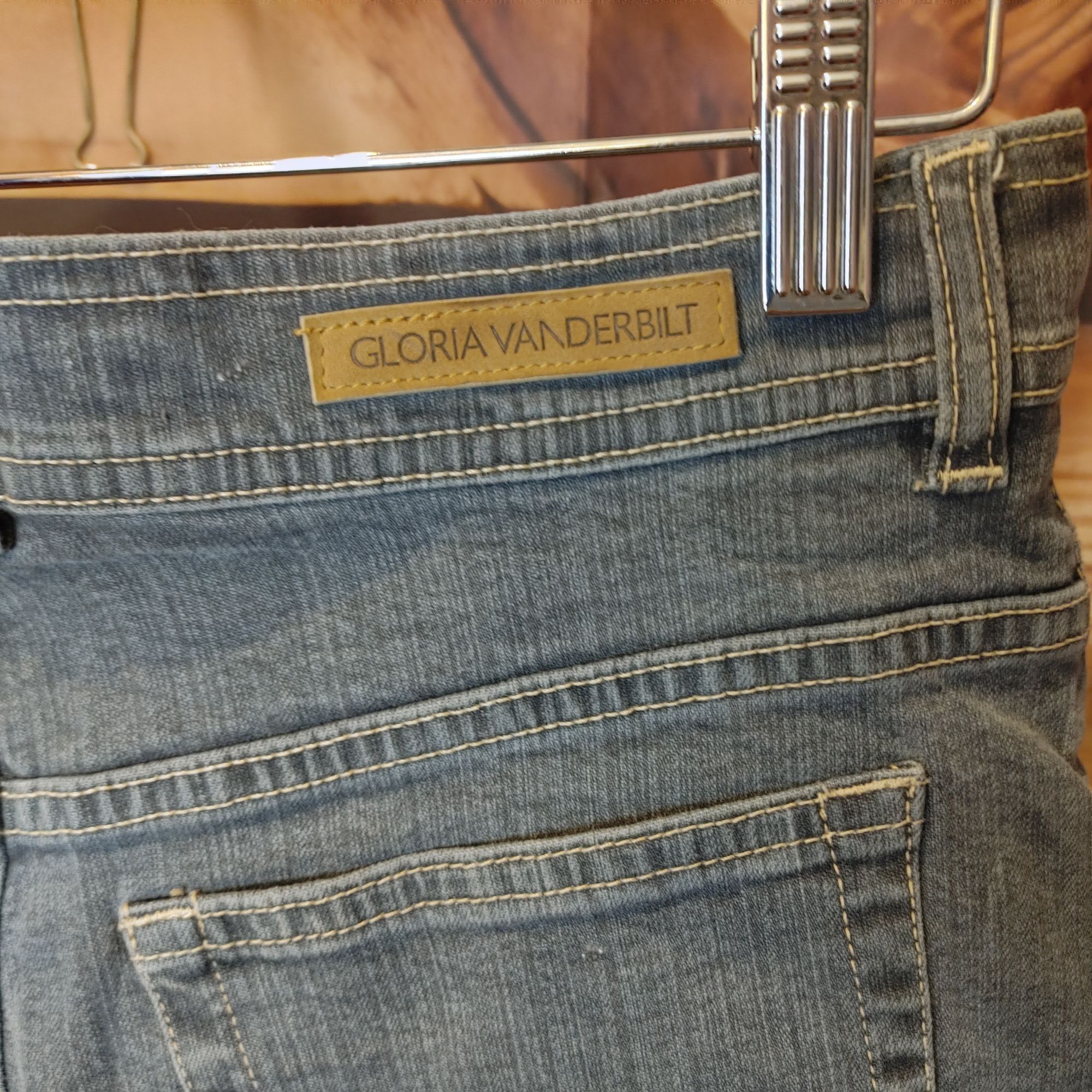 Gloria Vanderbilt Gloria Vanderbilt Women's Light Wash Denim Straight Leg Jean Size 30" / US 8 / IT 44 - 3 Thumbnail