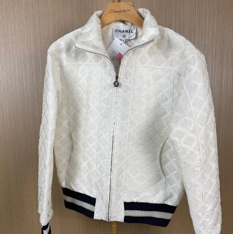 Chanel Chanel Cream Polyester Women's Jacket 0089 Size M / US 6-8 / IT 42-44 - 1 Thumbnail