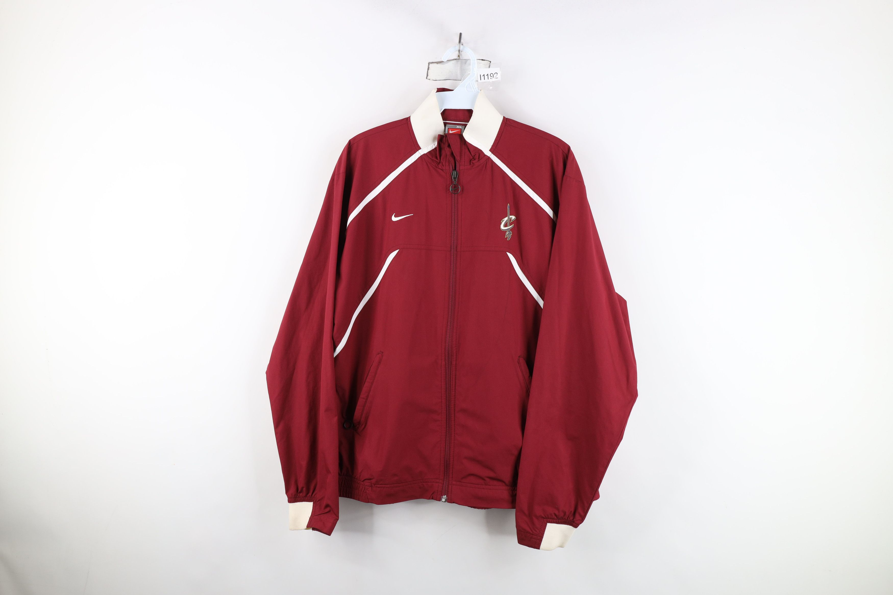 Nike Vintage Nike Swoosh Cleveland Cavaliers Basketball Jacket Size XL / US 12-14 / IT 48-50 - 1 Thumbnail
