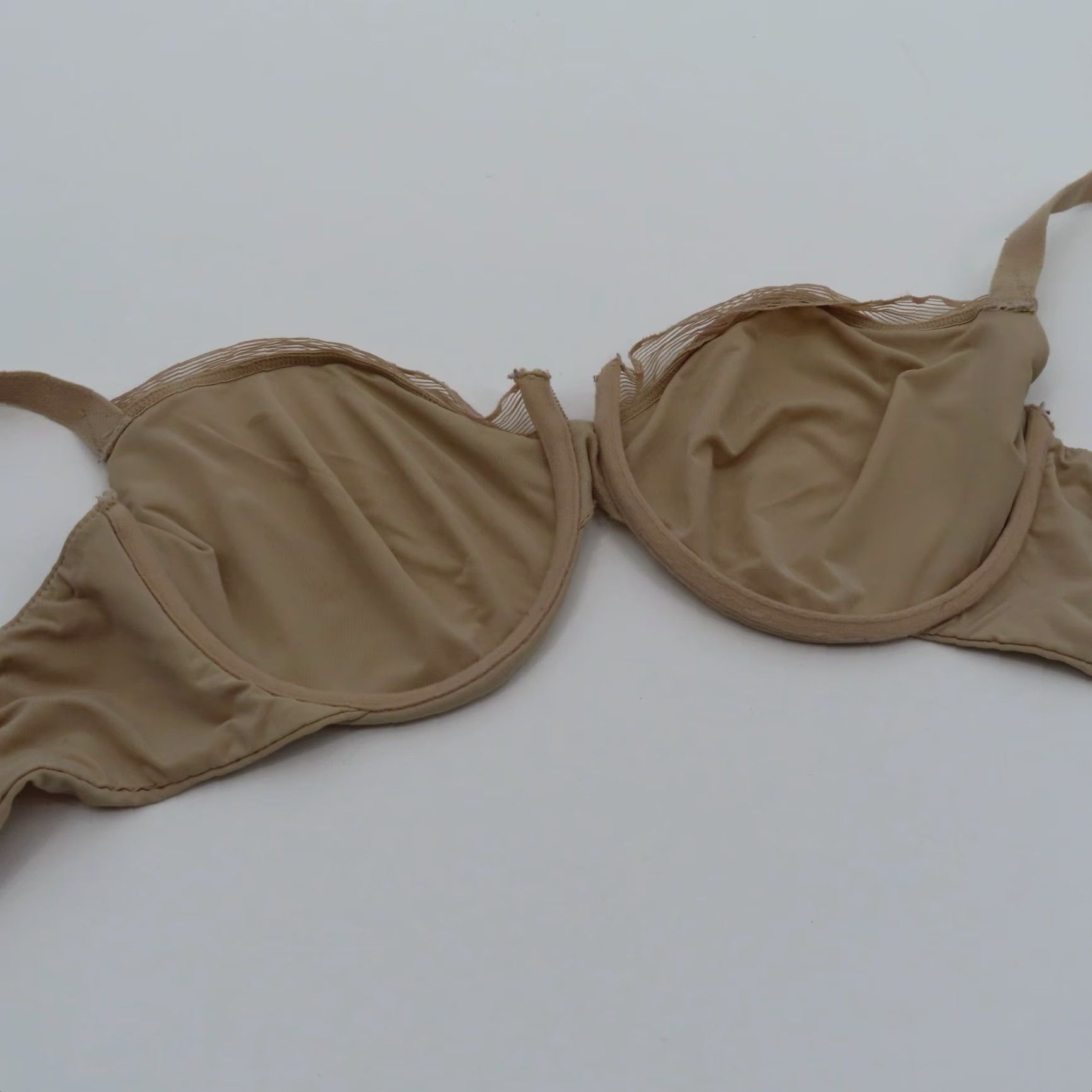 Hanes Hanes Bra 36C Beige Silk y? Wait. Size ONE SIZE - 6 Thumbnail