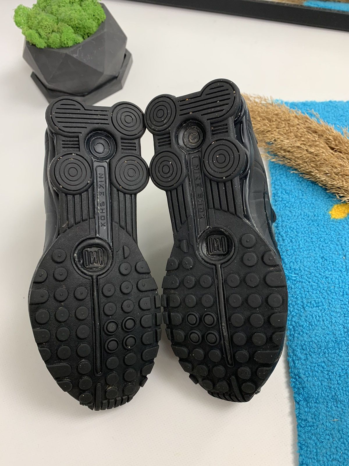 Nike × Vintage Nike Shox R4 GS Triple Black Y2K Sneakers Size US 6.5 / IT 36.5 - 8 Thumbnail