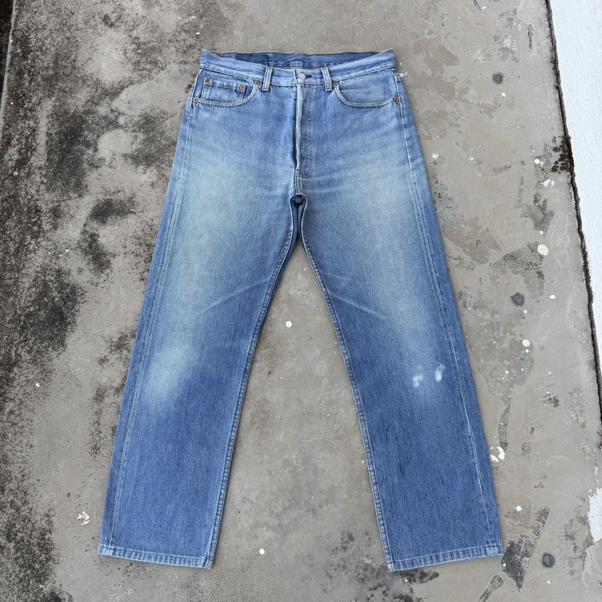 Levi's Vintage Clothing Vintage Levi's 501 USA Button Fly Faded Denim Jean Pants Size US 34 / EU 50 - 2 Thumbnail