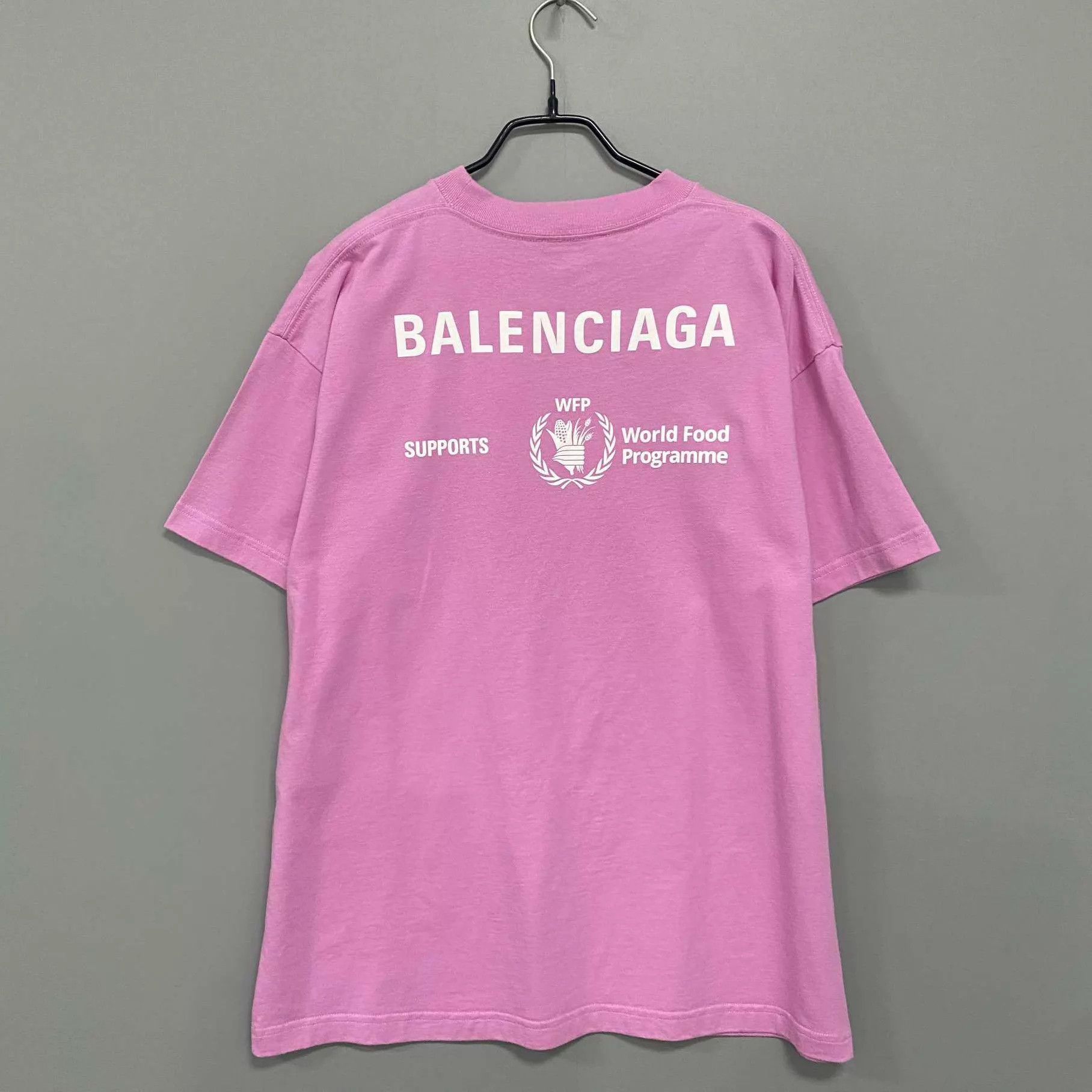 Balenciaga Balenciaga Pink World Food Charity Tee L Size L / US 10 / IT 46 - 3 Thumbnail