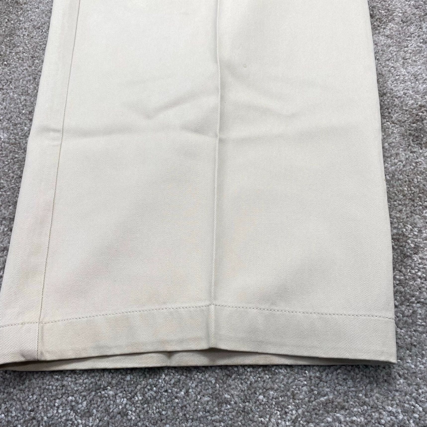 Tommy Bahama Tommy Bahama Pants Mens 38x26 Beige Khaki Flat Front Relaxed Chino Slacks Men’s 38 Beige Solid Casual Workwear 7199 Size US 38 / EU 54 - 2 Thumbnail