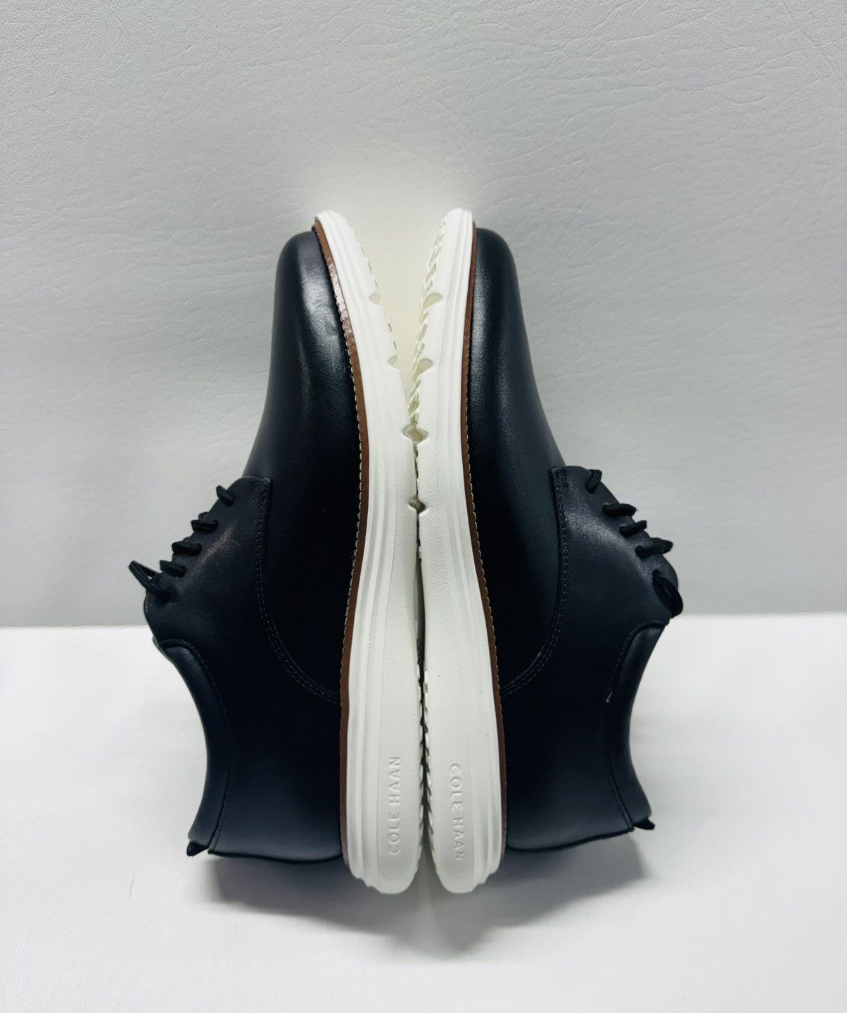 Cole Haan Cole Haan Grand+ Ultra Ox Casual Shoes Black Size US 9.5 / EU 42-43 - 2 Thumbnail