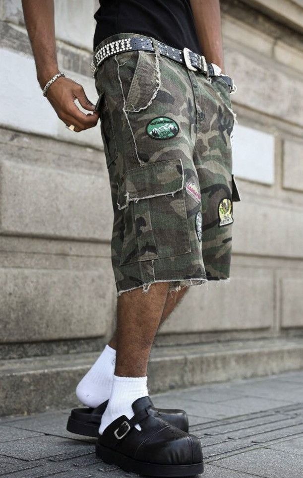 Other Camo Cargo Shorts - Multi-Pocket Utility Wear - Gorpcore Size US 31 - 8 Thumbnail