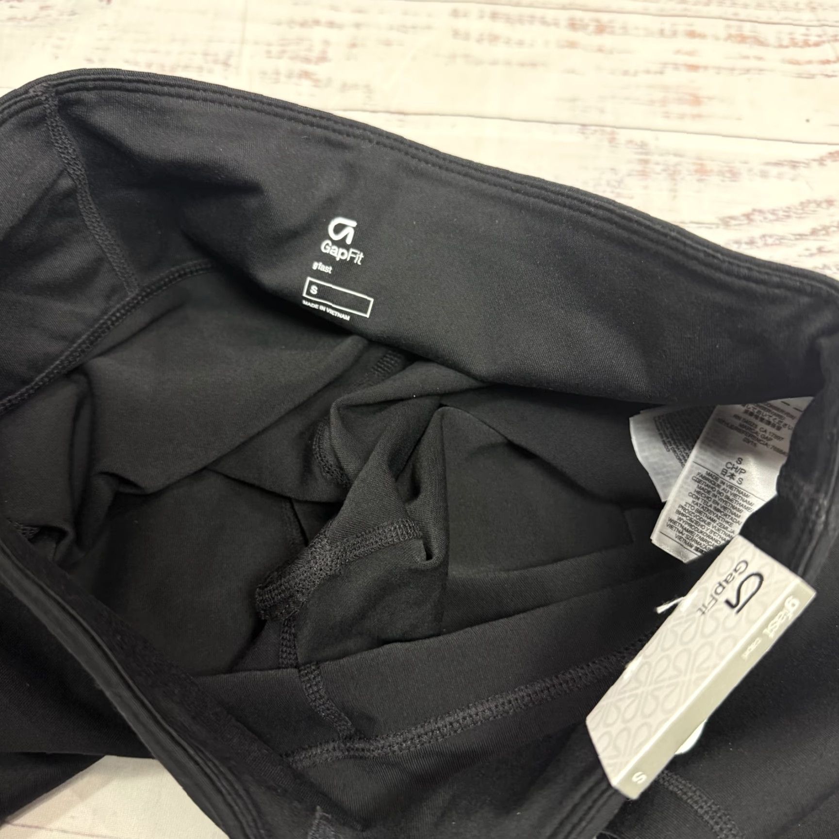 Gap Gap Fit Gfast Womens Black Capri Activewear Pants Pull On Running Training S NWT Size 28" / US 6 / IT 42 - 7 Thumbnail