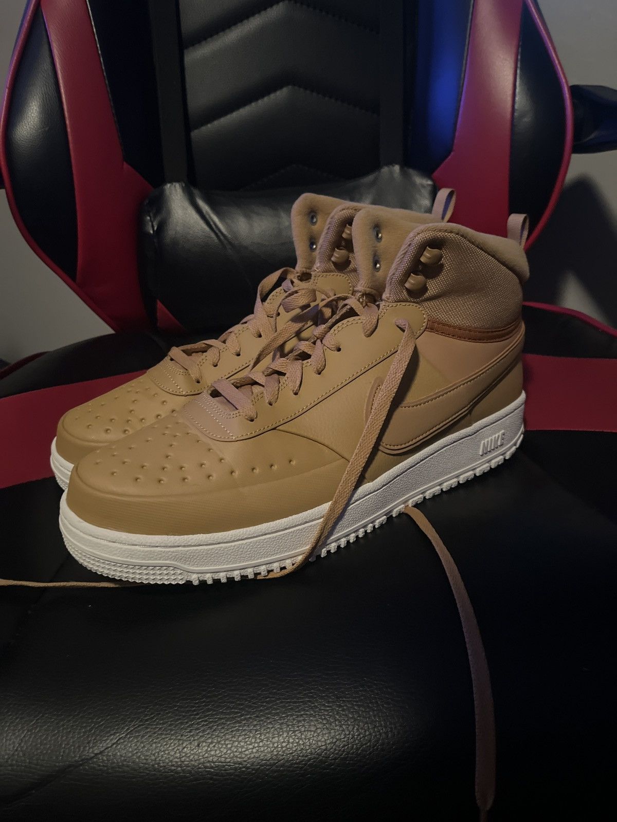 Nike Nike High Top Wheat Size US 12 / EU 45 - 1 Thumbnail