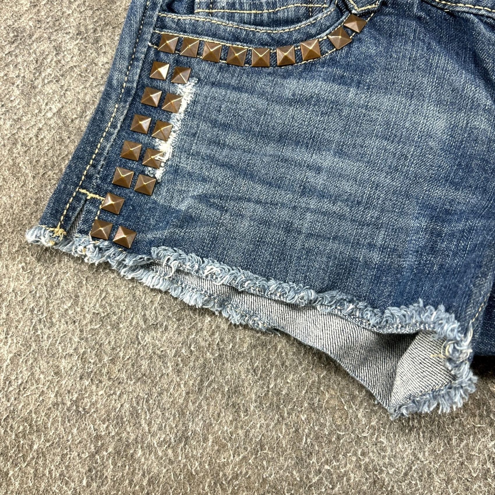 Vintage VINTAGE Jolt Shorts Juniors 3 Blue Medium Wash Cut Off Studded Mini Micro Y2K Size 26" / US 2 / IT 38 - 5 Thumbnail